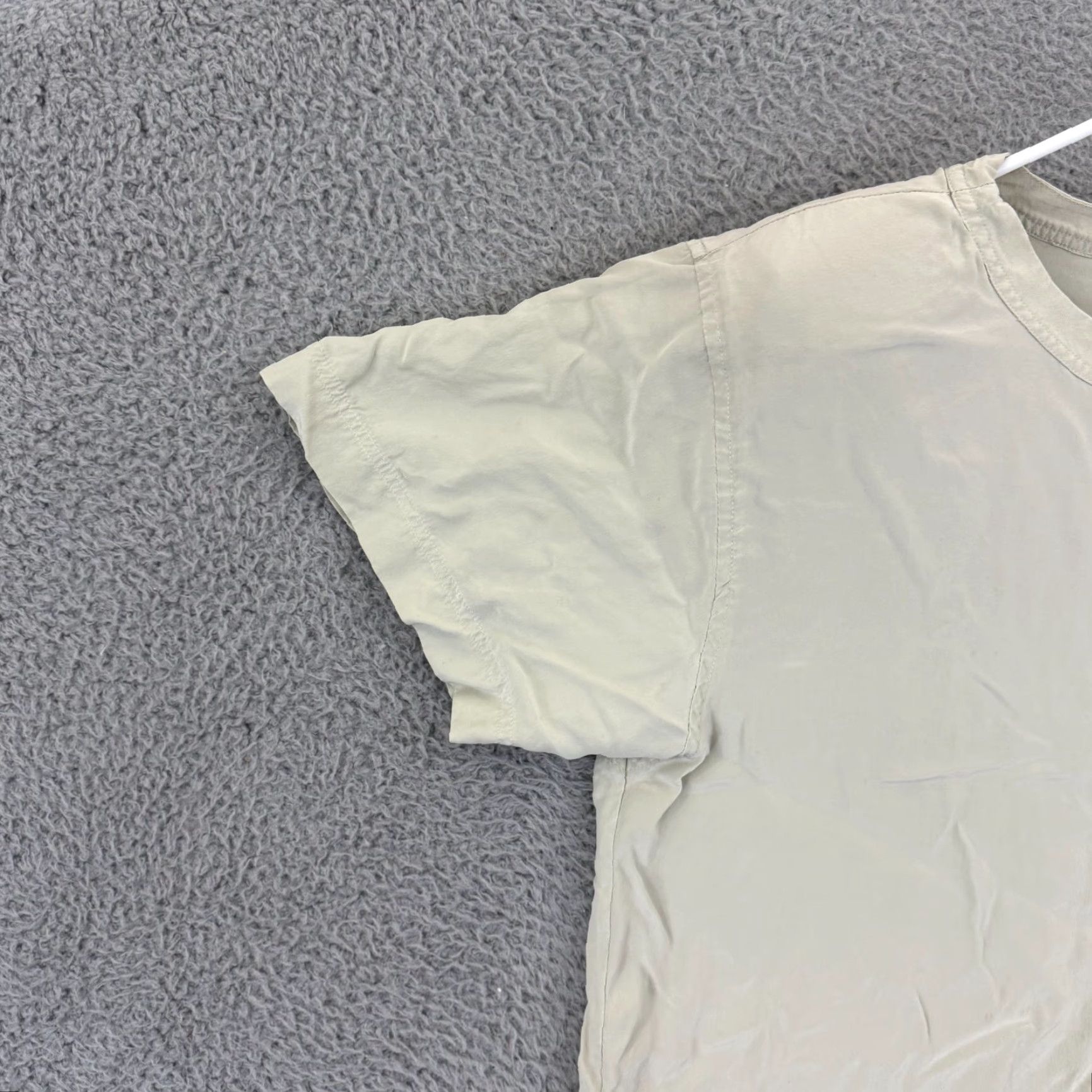 Liz Claiborne Liz Claiborne Shirt Women 10 Blouse Silk Short Sleeve Pocket Casual Career Light Ivory Satin Bow Pockets Vintage No Size L / US 10 / IT 46 - 4 Thumbnail
