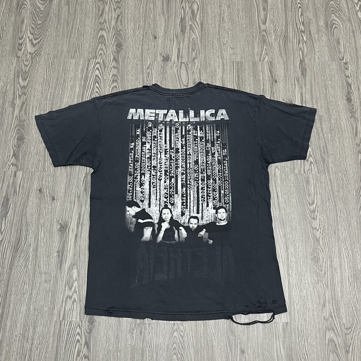 Band Tees Metallica 1999 Tour with Fans ALETHEIA COLLECTIVE Size US XL / EU 56 / 4 - 5 Thumbnail