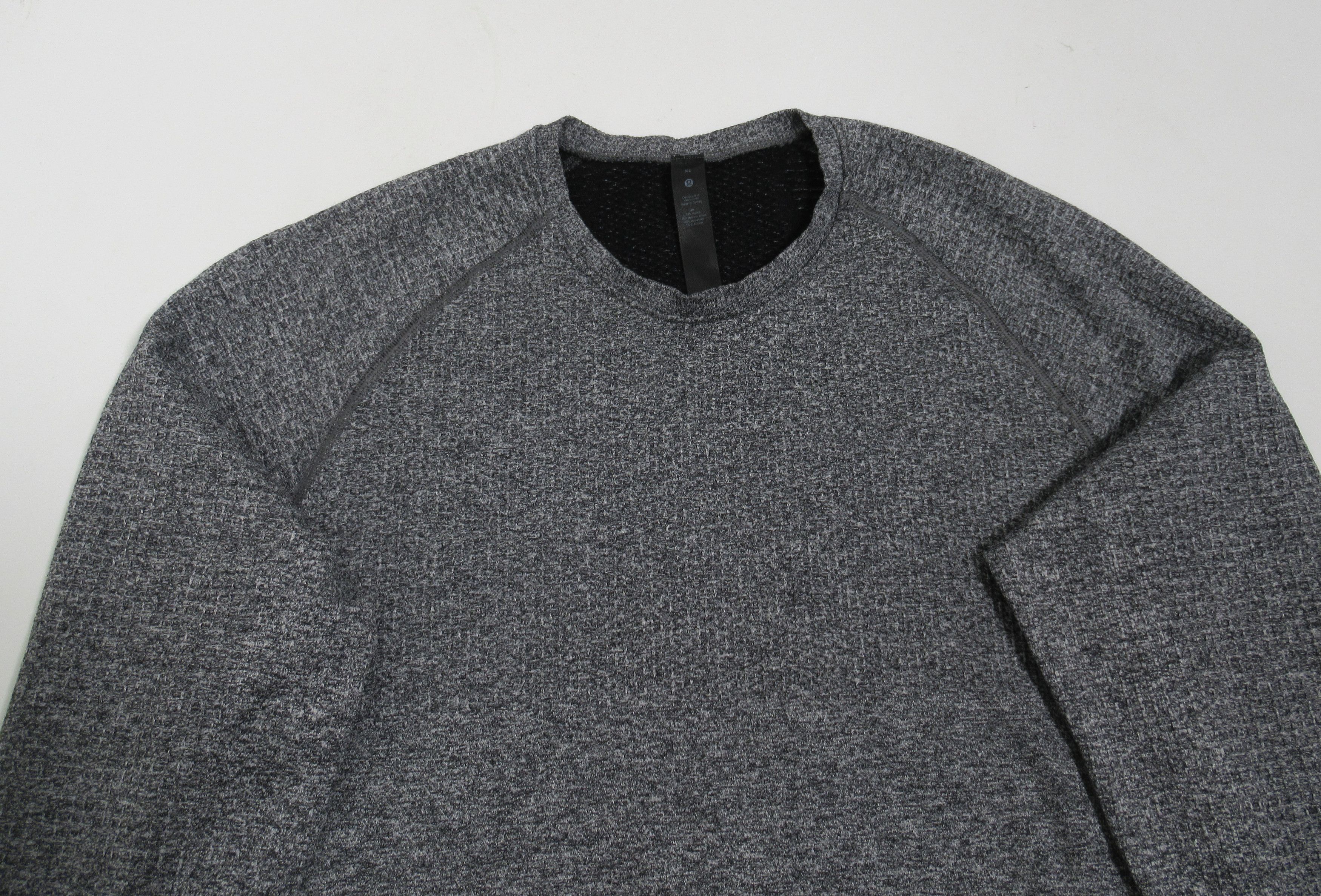 Lululemon Lululemon Men's Engineered Warmth Long Sleeve Crew Size US XL / EU 56 / 4 - 2 Thumbnail