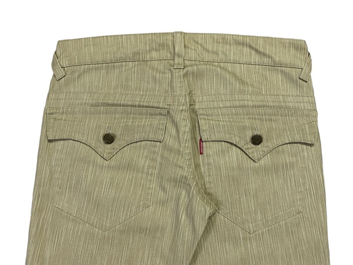 Tornado Mart 💃Tornado Mart Flare Embossed Stripes Spiral Cut Jeans Size US 32 / EU 48 - 15 Thumbnail