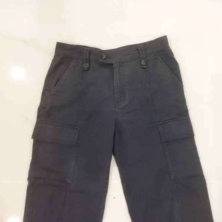 Japanese Brand × Uniqlo UNIQLO DARK BLUE CROPEP CARGO PANTS Size US 28 / EU 44 - 2 Thumbnail