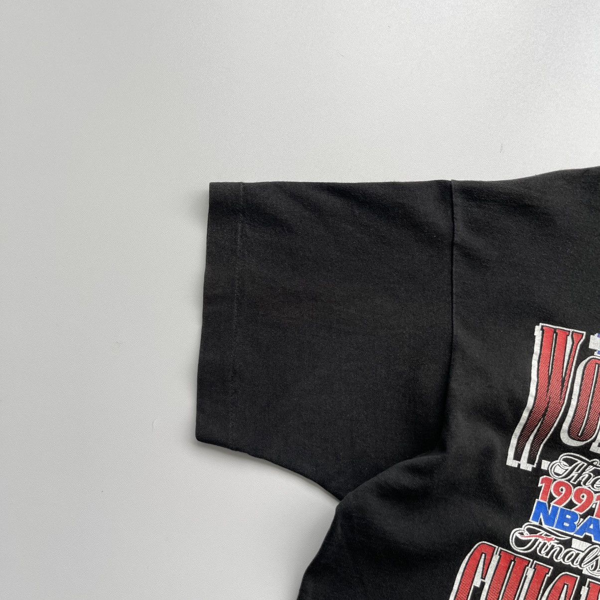 Fruit Of The Loom × NBA Fruit Of The Loom Chicago Bulls NBA Official Vintage T-Shirt Size US XL / EU 56 / 4 - 4 Thumbnail