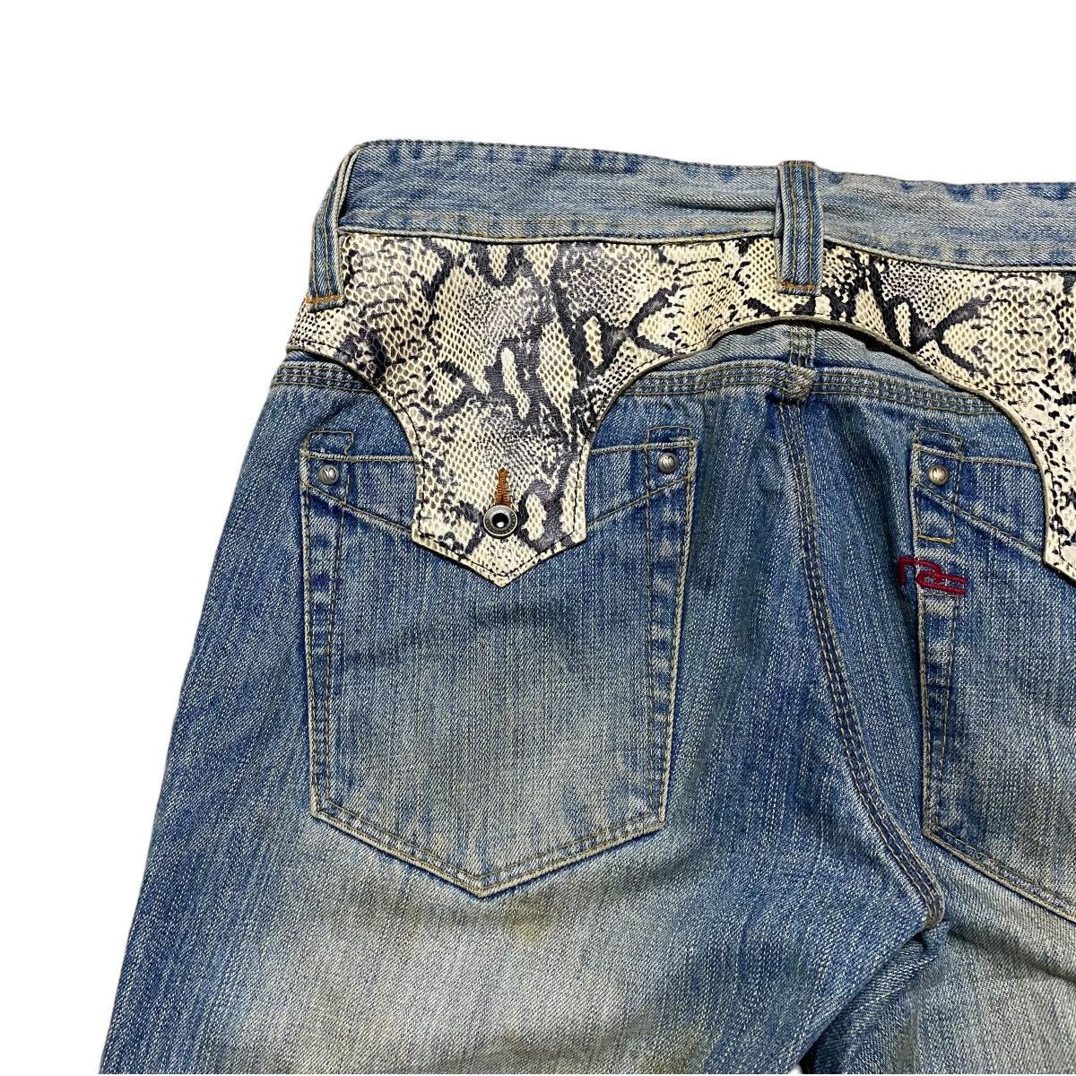 Nicole Club NCFM Denim Twin Flap Snake Patern Flare Jeans Size US 28 / EU 44 - 11 Thumbnail