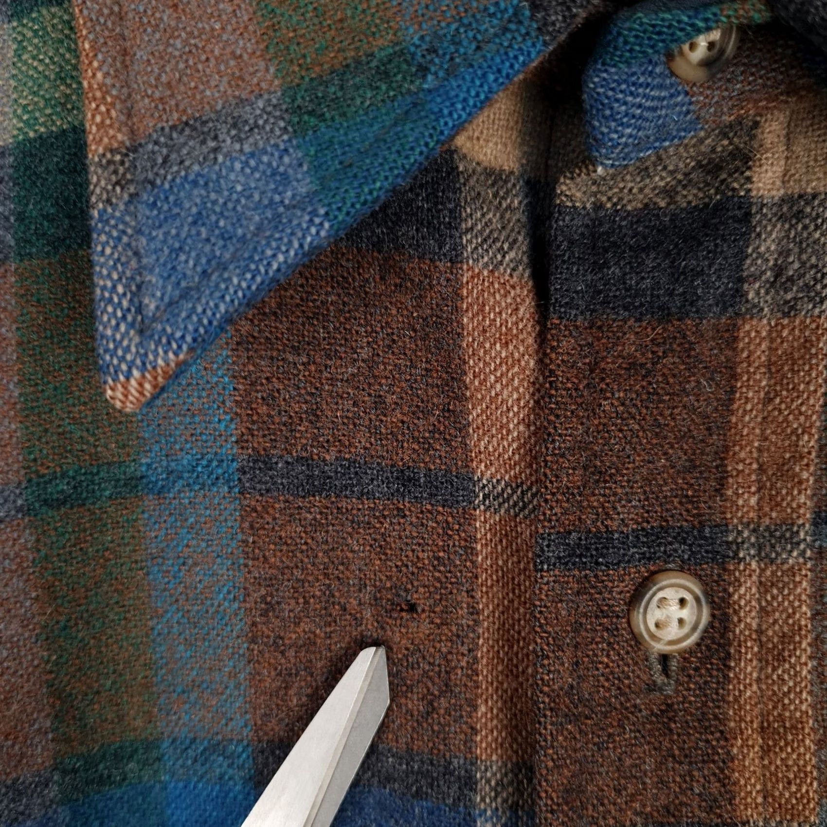 Pendleton VINTAGE Pendleton Wool Shirt Mens L Blue Plaid Wool Button-Up Long Sleeve Casual 60s Chore Pocketed Size US L / EU 52-54 / 3 - 3 Thumbnail
