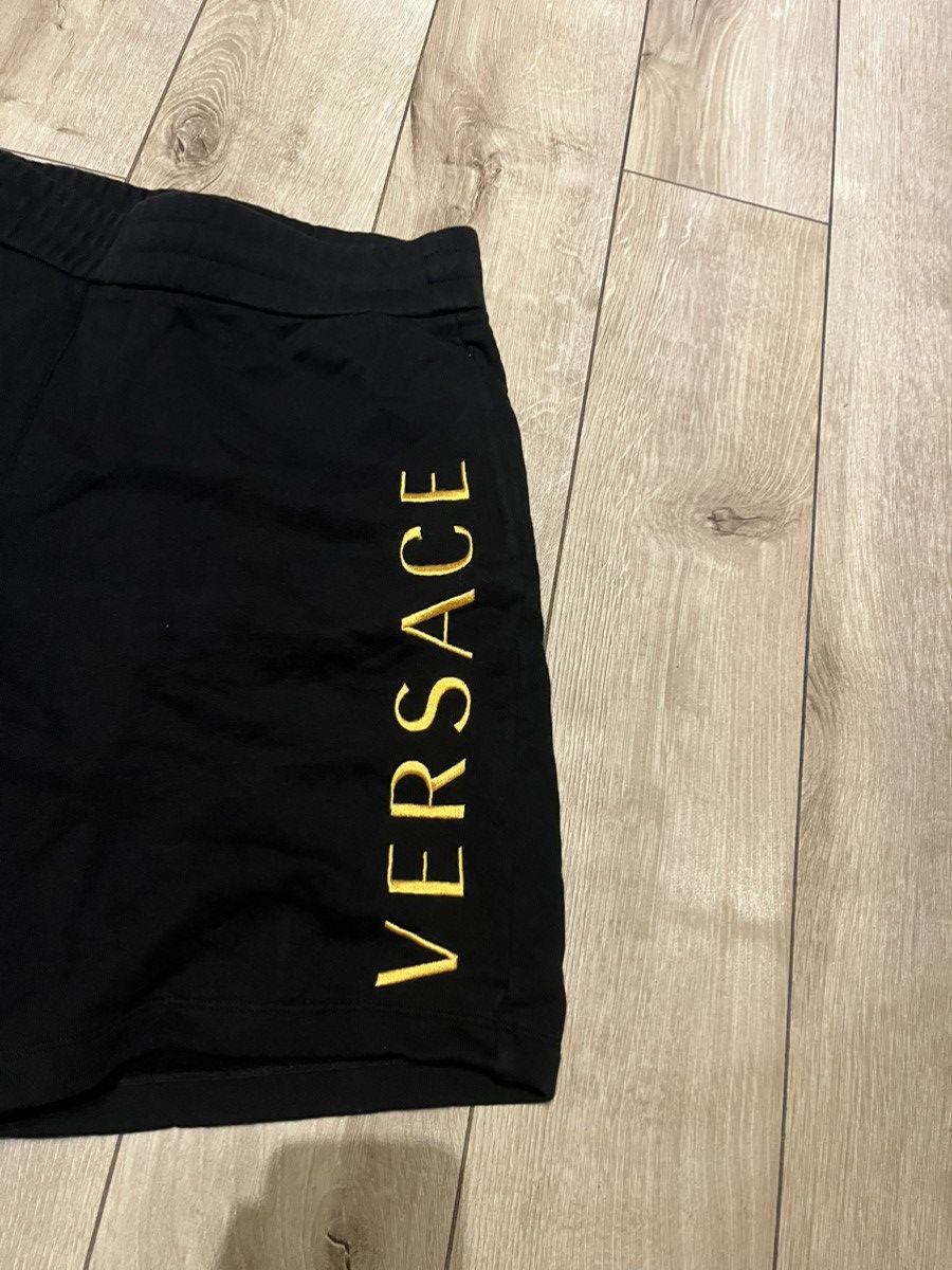 Versace Versace Black Shorts Size US 42 / EU 58 - 2 Thumbnail
