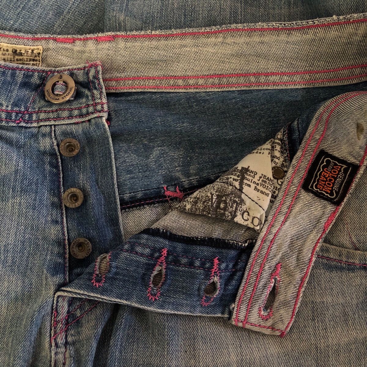 Volcom Vintage Volcom Distressed Faded Denim Jeans Size US 36 / EU 52 - 18 Thumbnail