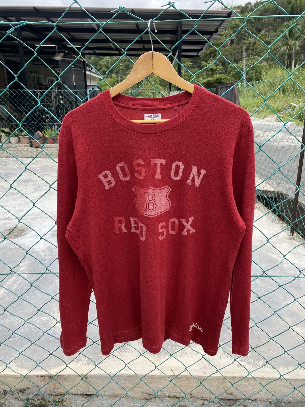 MLB Boston red sox X Uniqlo long sleeve tee Size US XL / EU 56 / 4 - 1 Thumbnail