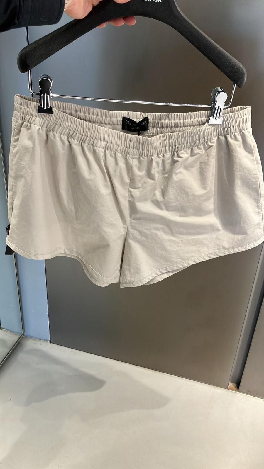 Balenciaga Balenciaga Techno Poplin Running Shorts in Cement Size US 32 / EU 48 - 1 Preview
