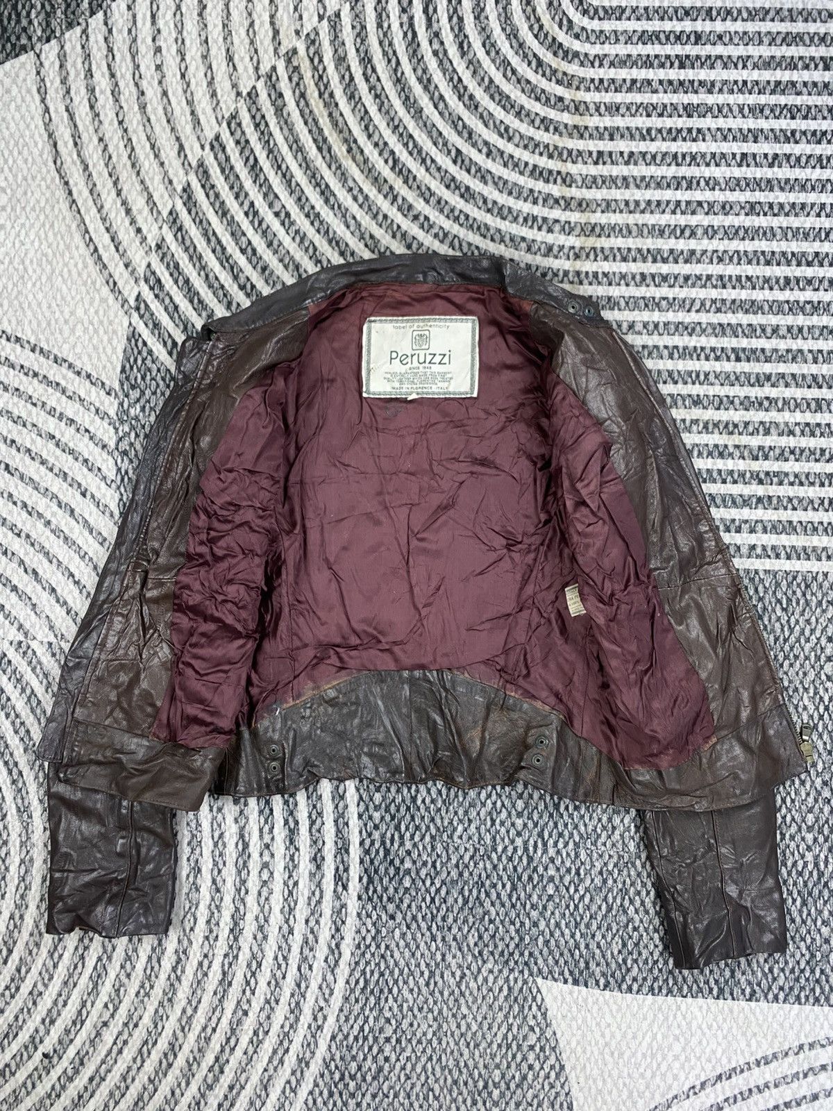 Japanese Brand Vtg Perruzi Italian Distressed Biker Style Leather Jacket Size US S / EU 44-46 / 1 - 5 Thumbnail