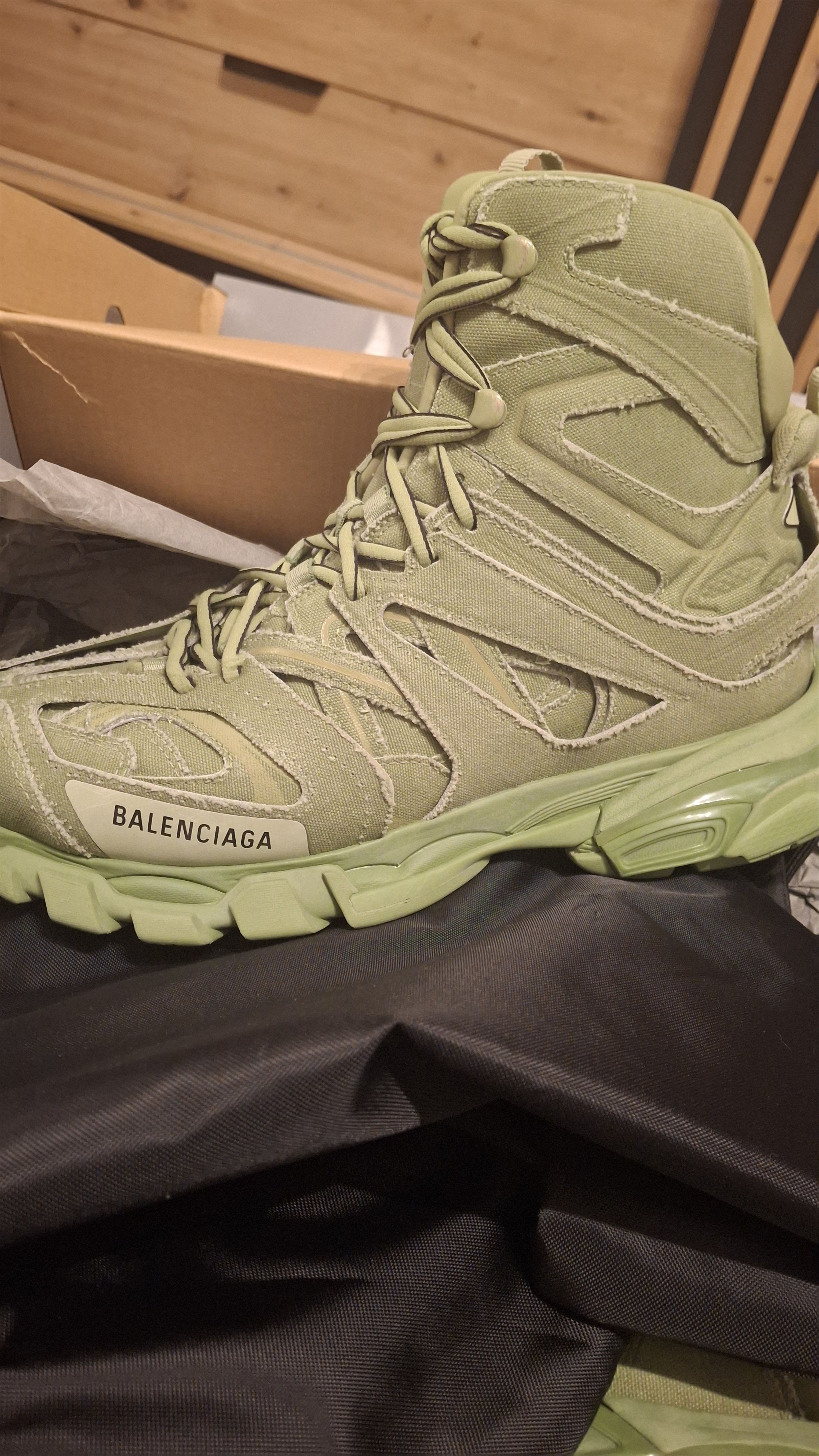 Balenciaga Balenciaga Track Hike kaki Size US 11 / EU 44 - 2 Thumbnail