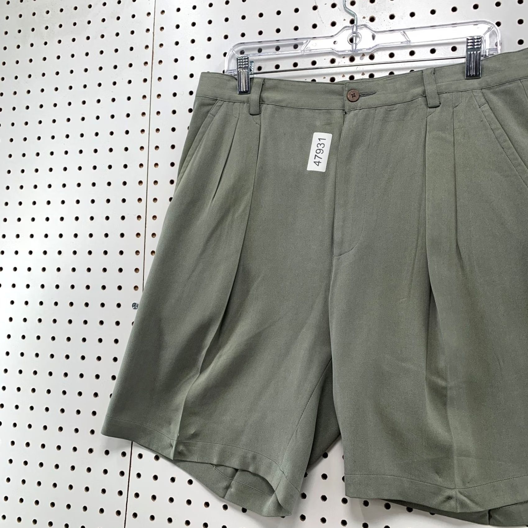 Tommy Bahama VINTAGE Tommy Bahama Silk Shorts Mens 34x8.5 Pleated Gray Preppy Casual Size US 34 / EU 50 - 4 Thumbnail