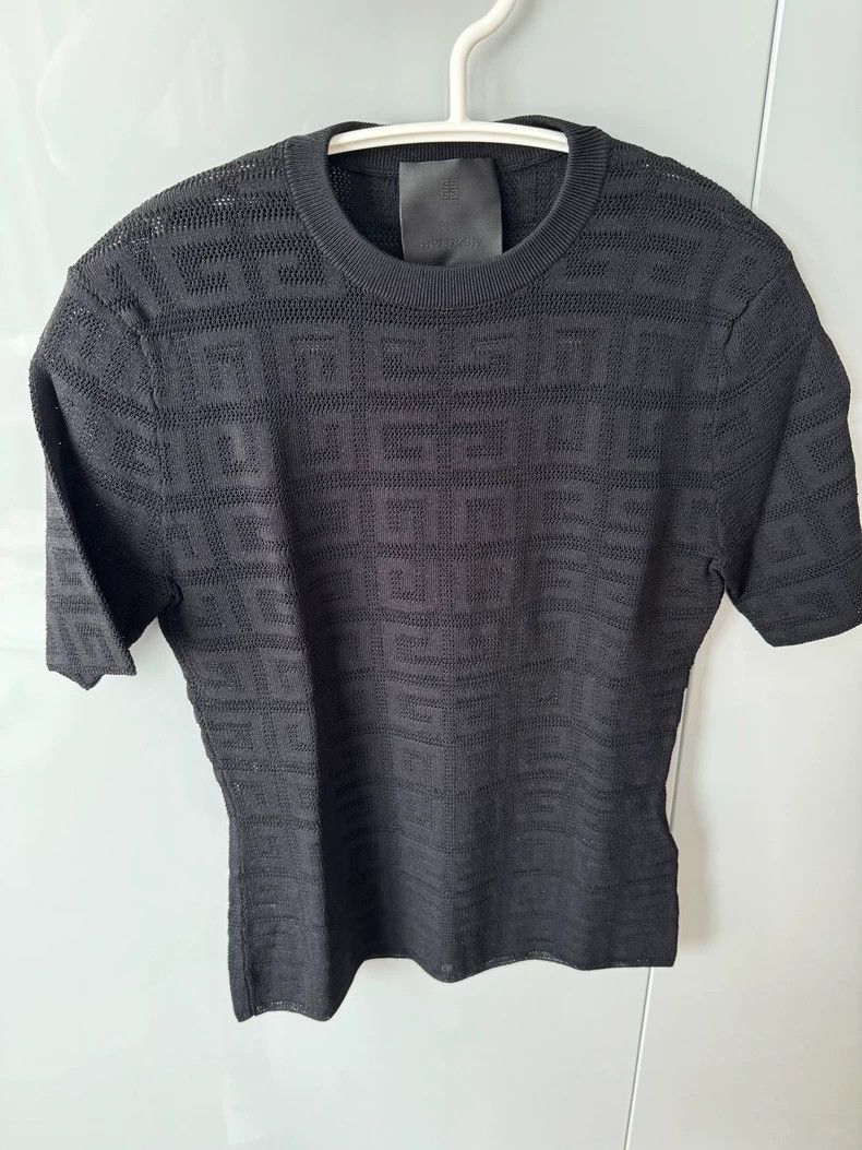 Givenchy Givenchy Black Full Logo Women's Short Size XS / US 0-2 / IT 36-38 - 1 Thumbnail