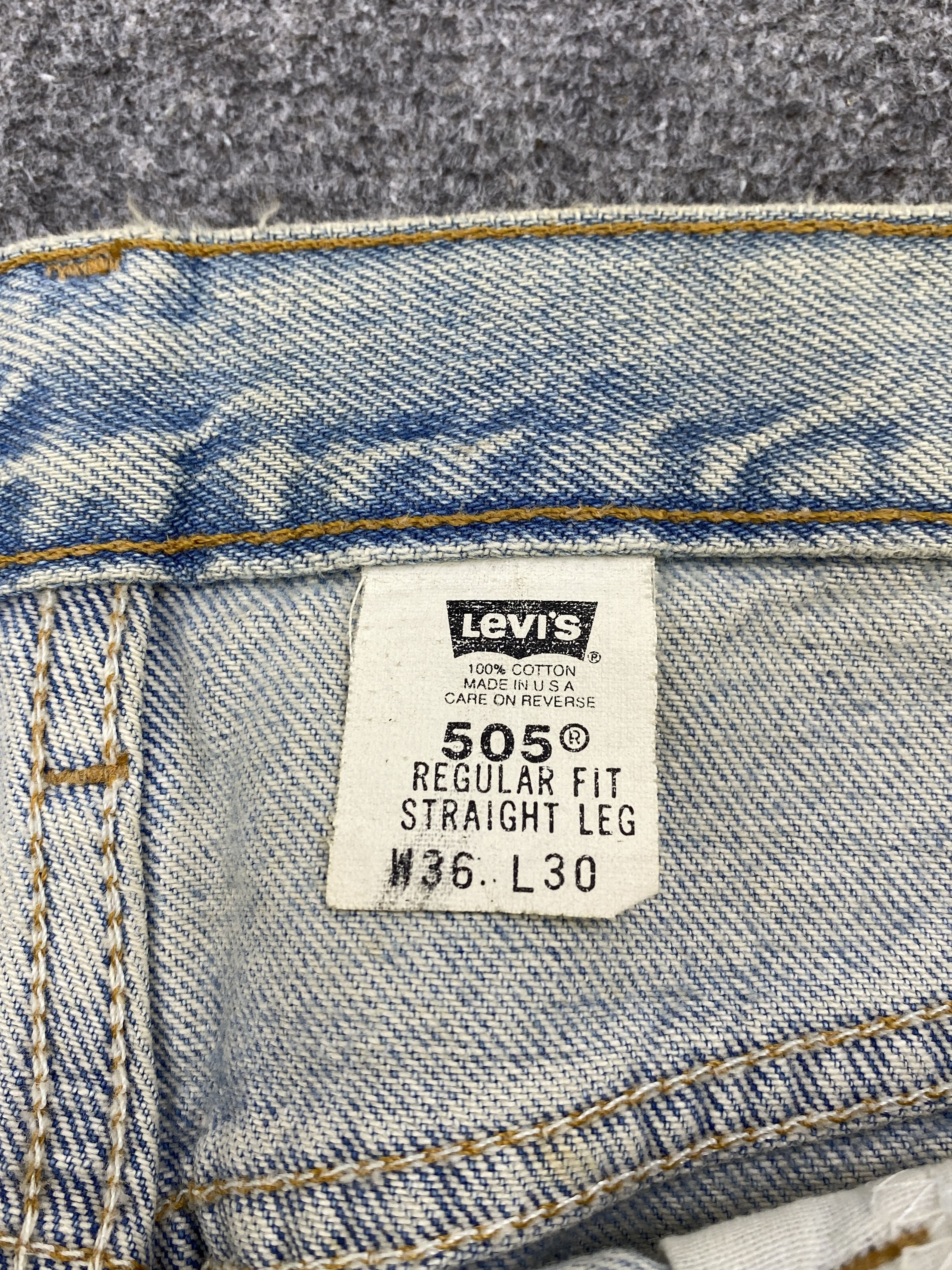 Levi's × Vintage Vintage 90s Levi's 505 Light Washed Denim Jeans Size US 35 - 7 Thumbnail