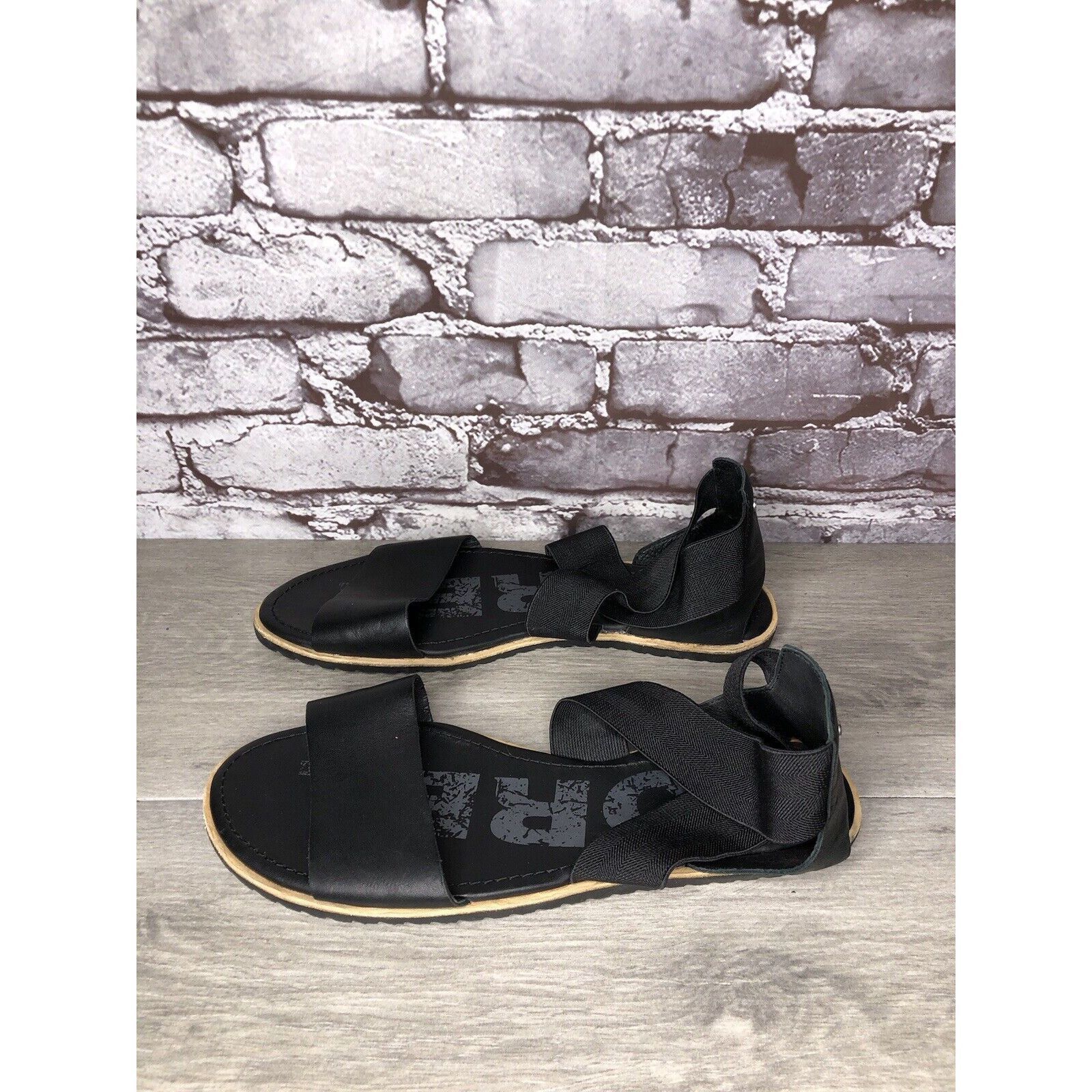 SOREL Sorel Med Ella Black Leather Cross Ankle Strap Flat Sandals Size US 10 / IT 40 - 16 Thumbnail