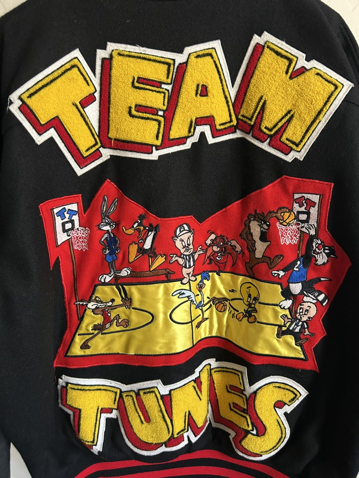 Warner Bros Vintage 1992 Looney Tunes Basketball Jacket Size L Size US L / EU 52-54 / 3 - 5 Thumbnail