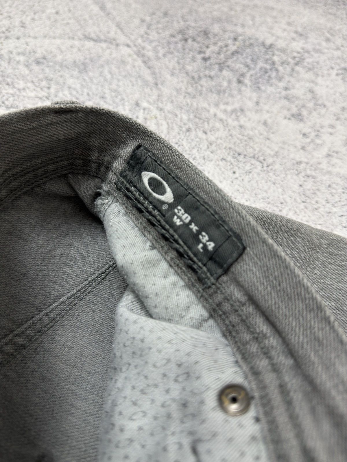 Oakley VINTAGE OAKLEY SOFTWARE INDUSTRIAL DENIM JEANS sz 30x34 Size US 30 / EU 46 - 16 Thumbnail