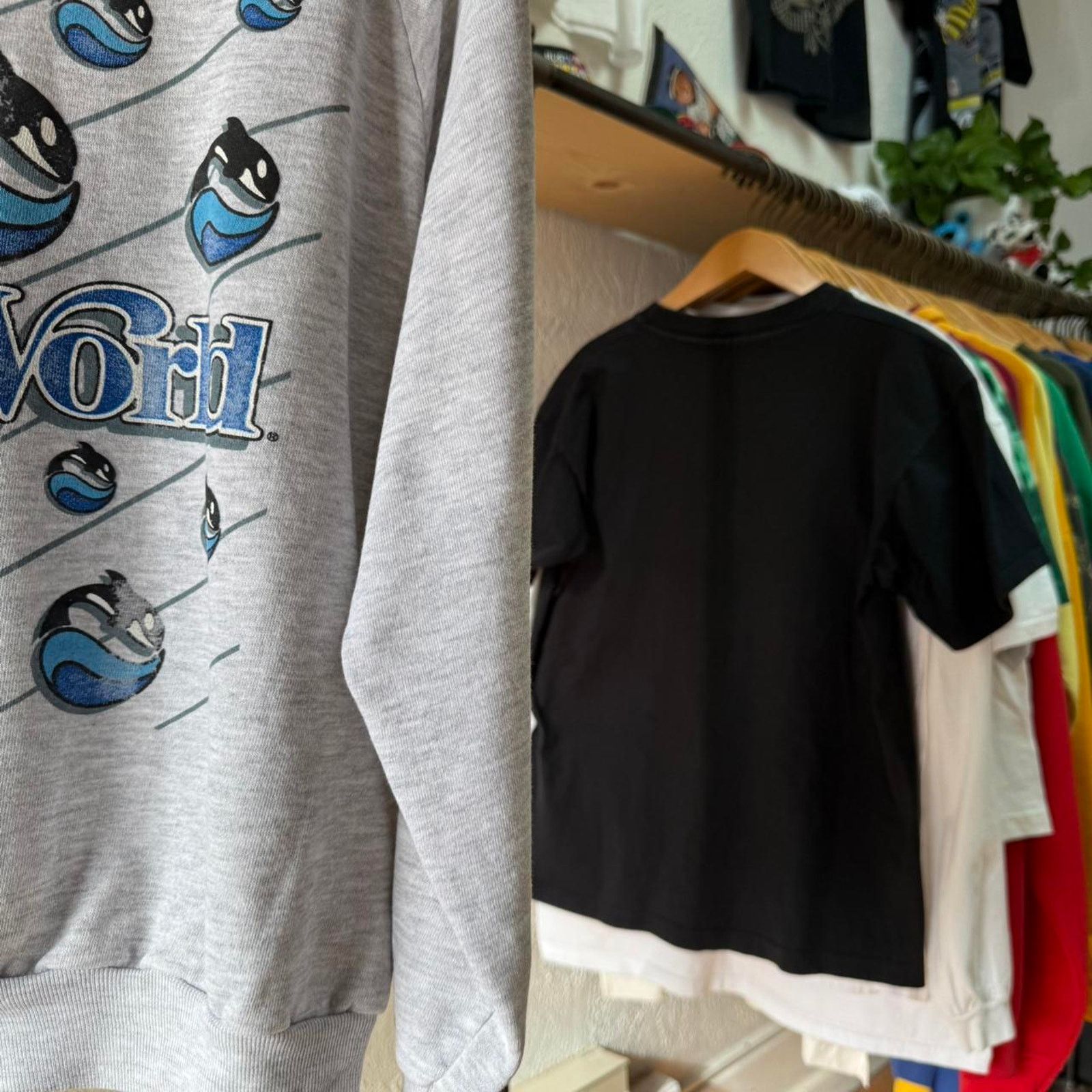 Vintage Vintage 90s Sea World Killer Whale Animal Crewneck Size US S / EU 44-46 / 1 - 5 Thumbnail