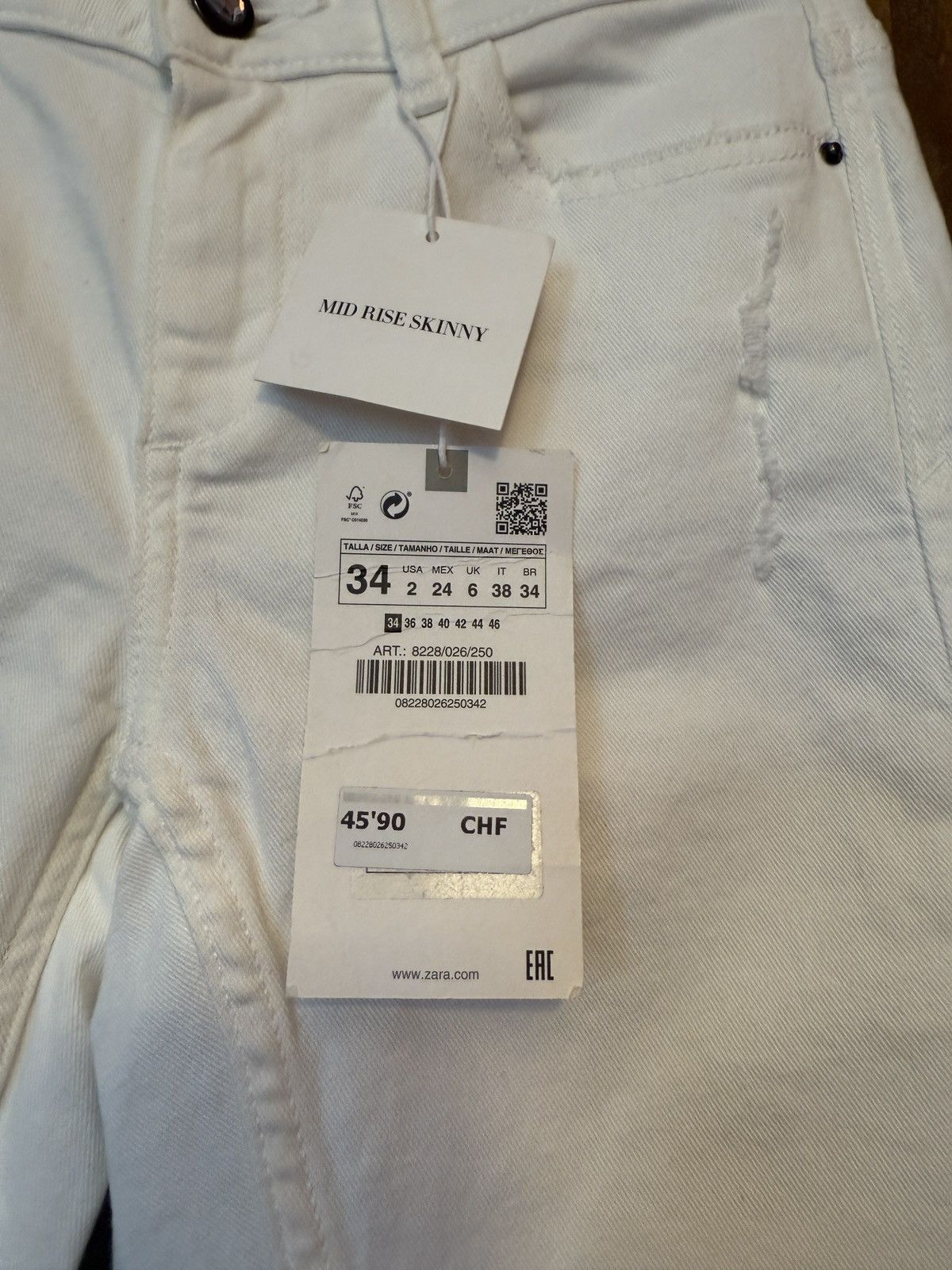 Zara Zara Women’s White Mid Rise Skinny Distressed Jean USA 2-34 Size 26" / US 2 / IT 38 - 3 Thumbnail
