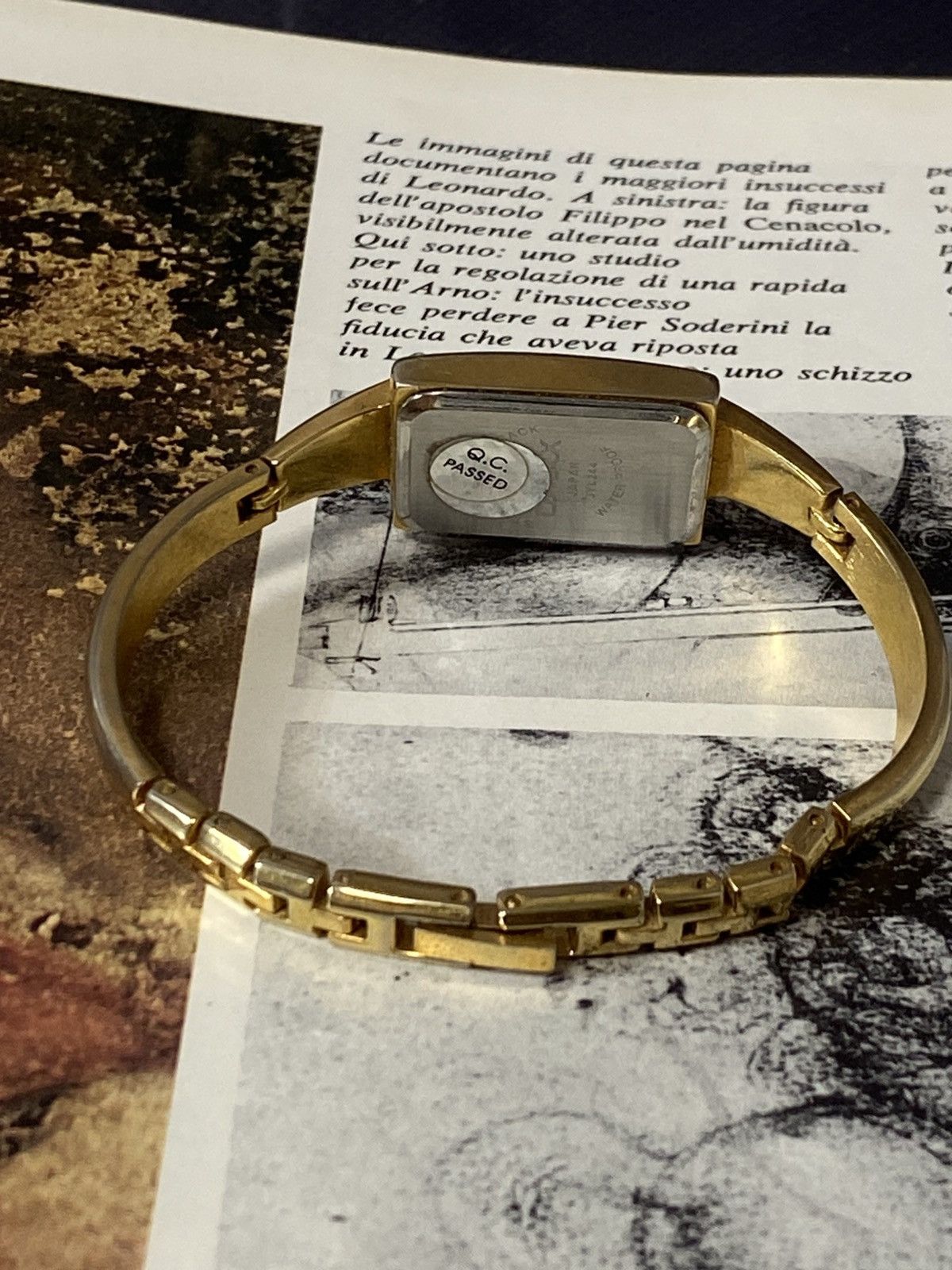 Japanese Brand Omax Quartz Vintage Watch Gold Bangle Retro Futuristic Rare Size ONE SIZE - 4 Thumbnail