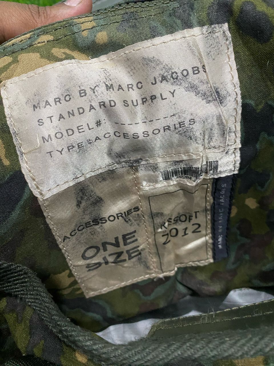 Marc Jacobs Authentic Marc Jacobs Camo Handle Bag Size ONE SIZE - 5 Thumbnail