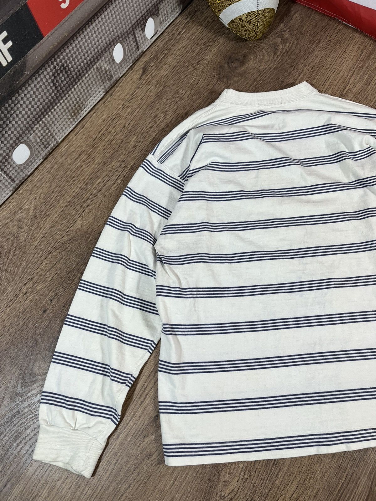 Disney Donaldson Vintage Sweatshirt 90s Size US XL / EU 56 / 4 - 11 Thumbnail