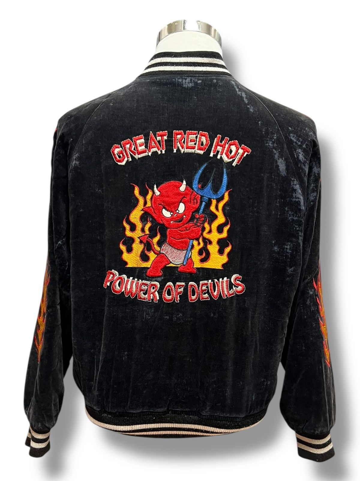 Vintage Vintage Velvet Devil Souvenir Jacket — Black / Red Flames Size US M / EU 48-50 / 2 - 1 Thumbnail
