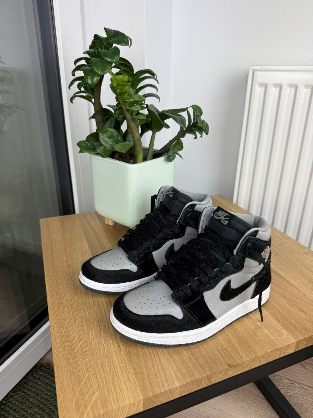 Jordan Brand Jordan 1 Shadow Gray Black shoes Size US 5 / EU 37 - 4 Thumbnail