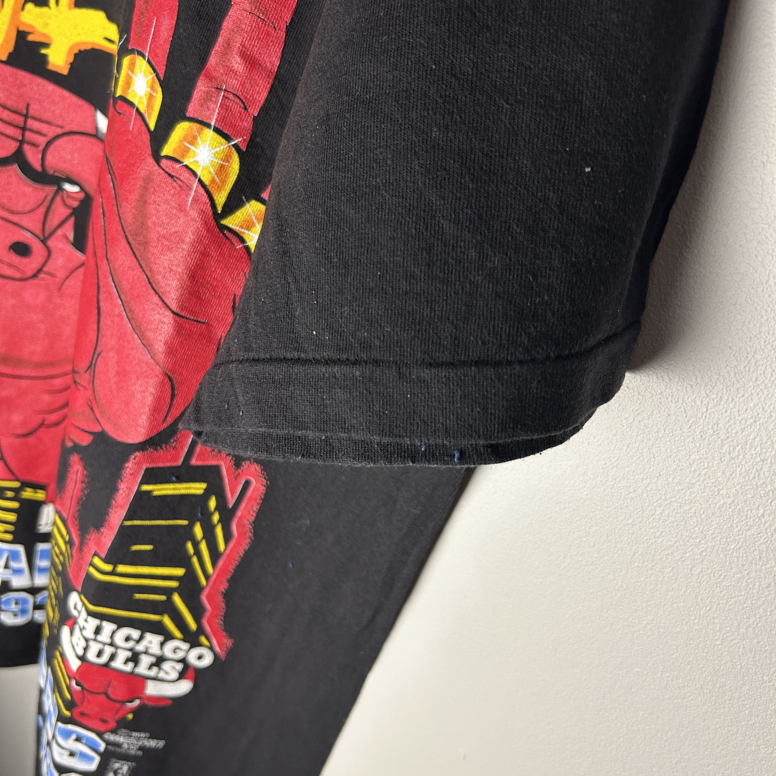 Changes Vintage Chicago Bulls High Five NBA Champions 1997 T-shirt Size US L / EU 52-54 / 3 - 4 Thumbnail