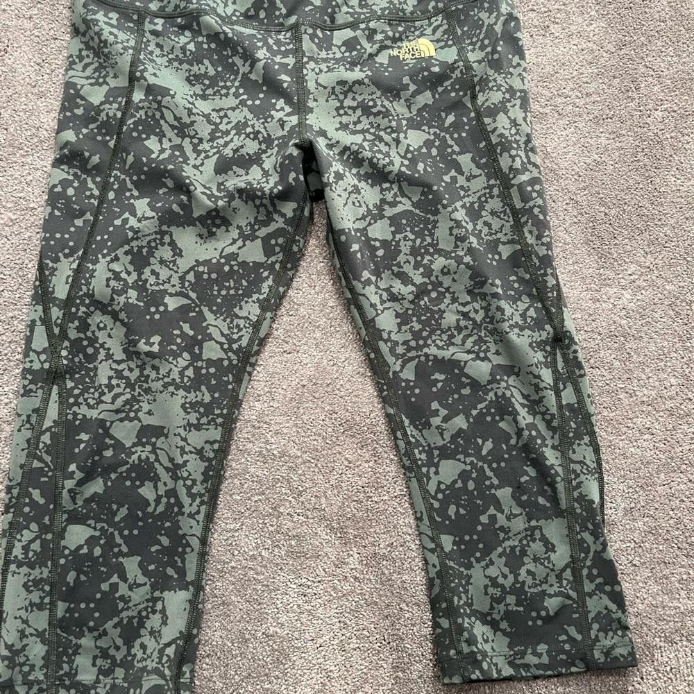 The North Face The North Face Leggings Capris Yoga Pants Camouflage Women's Size 36" / US 14 / IT 50 - 2 Thumbnail