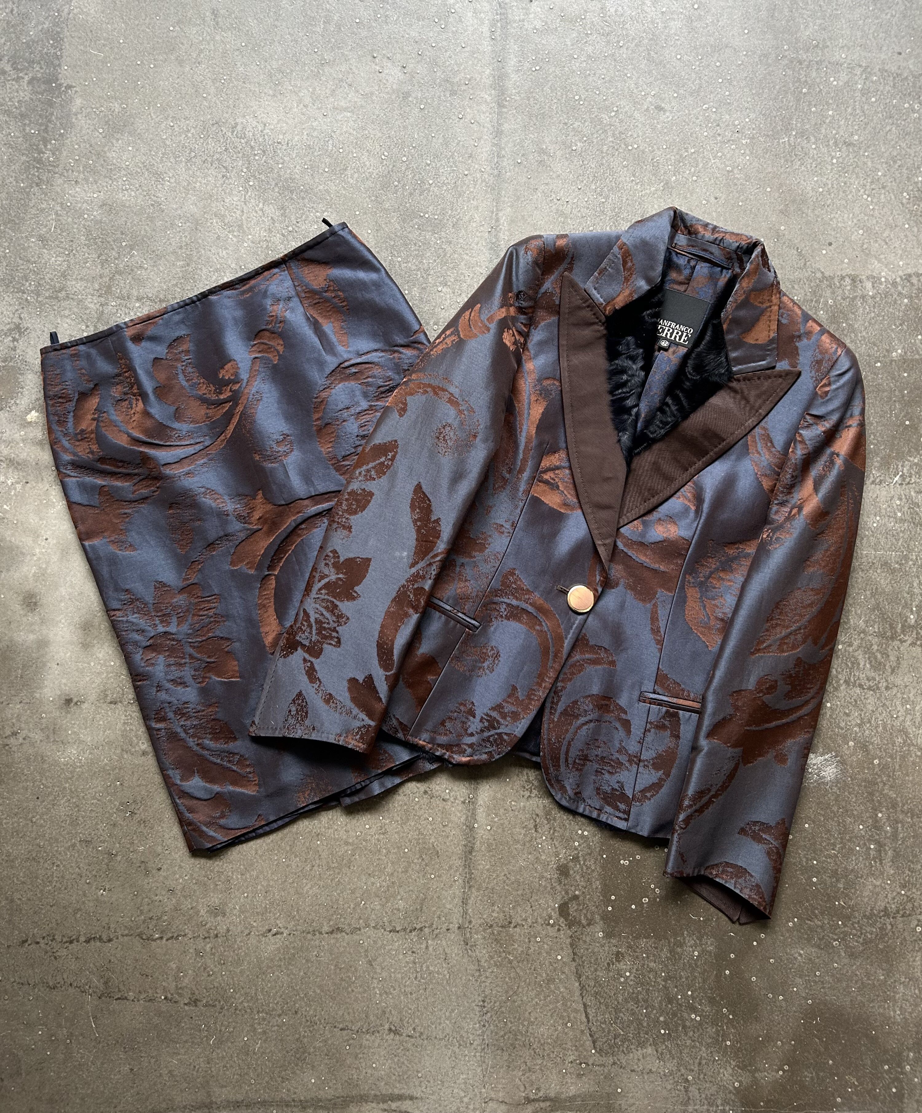Gianfranco Ferre Gianfranco Ferre Velvet Suit Set Size US M / EU 48-50 / 2 - 1 Thumbnail