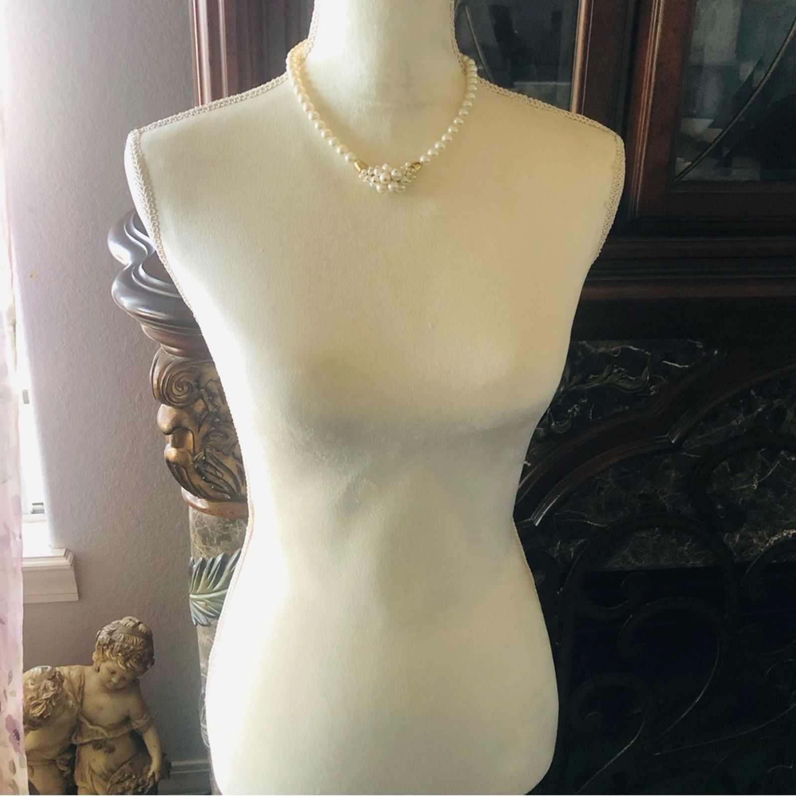 Vintage Vintage cream glass pearl cluster gold plated necklace Size ONE SIZE - 6 Thumbnail