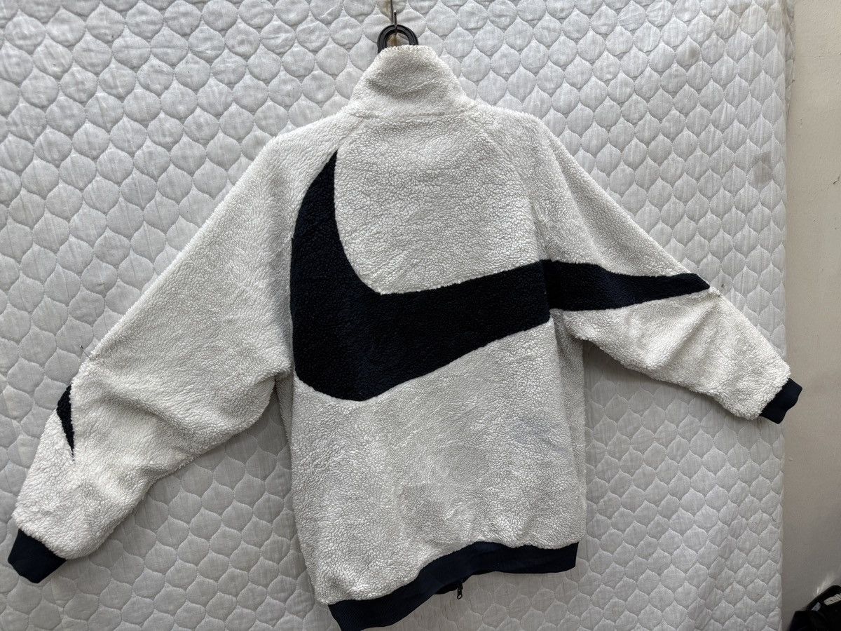 Nike 🔥🔥🔥ARCHIVE NIKE SWOOSH REVERSIBLE JACKET Size US L / EU 52-54 / 3 - 15 Thumbnail