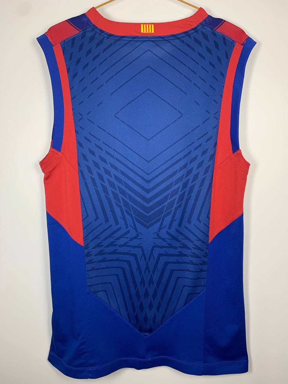 Nike Vintage Nike FC Barcelona Regal Basketball Jersey ACB Size M Size US M / EU 48-50 / 2 - 13 Thumbnail