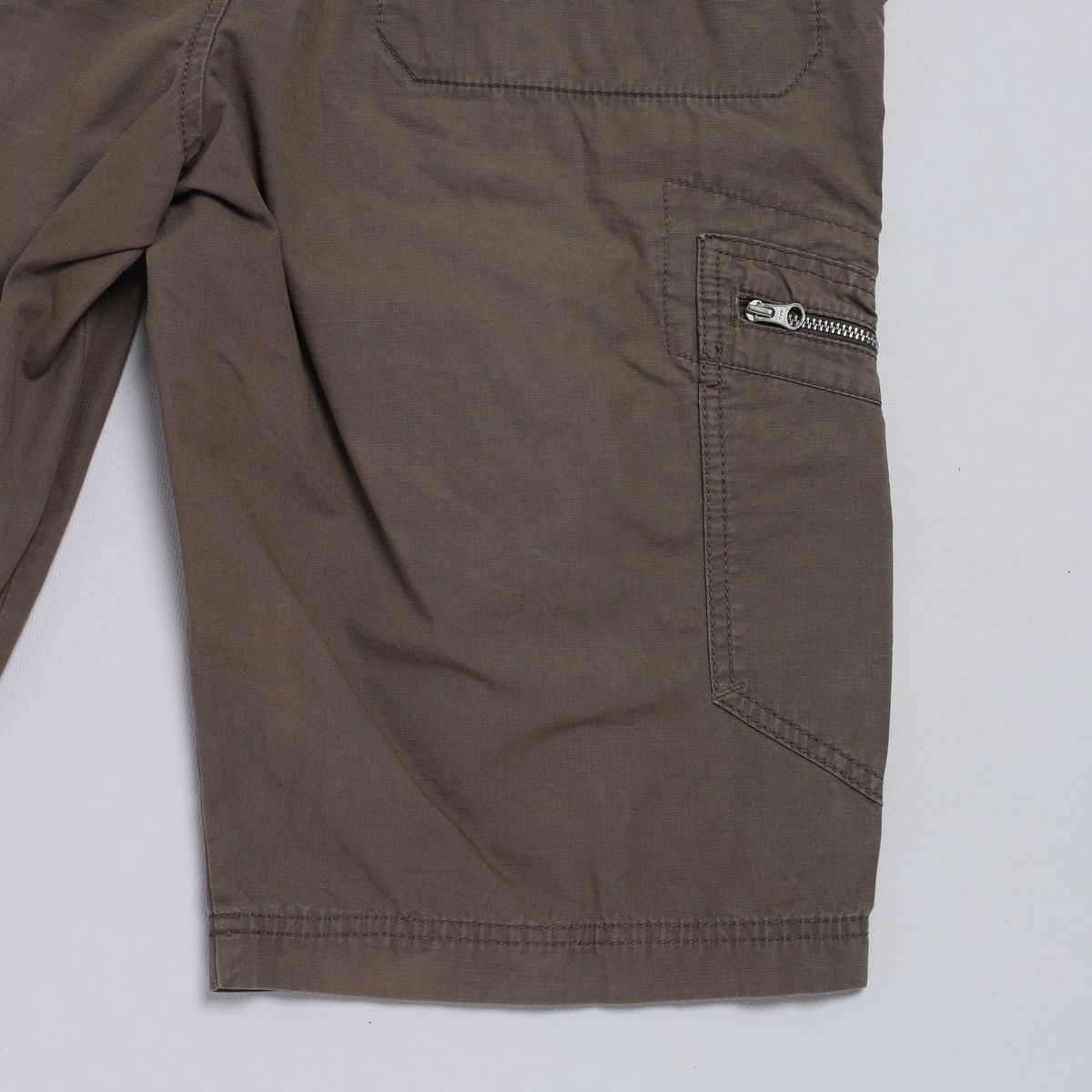 Nike Vintage Nike Cargo Shorts Size US 30 / EU 46 - 8 Thumbnail