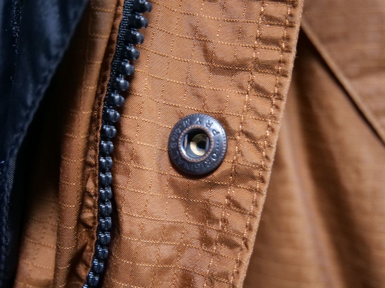 The North Face Very Rare Brown 90s Center Logo Nylon North Face Jacket Size US L / EU 52-54 / 3 - 9 Thumbnail