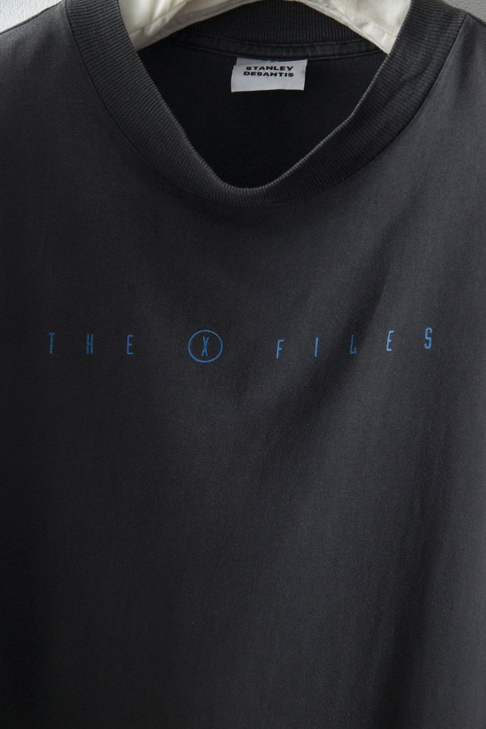 Vintage 1995 X-Files Stanley Desantis t-shirt Size US XL / EU 56 / 4 - 5 Thumbnail