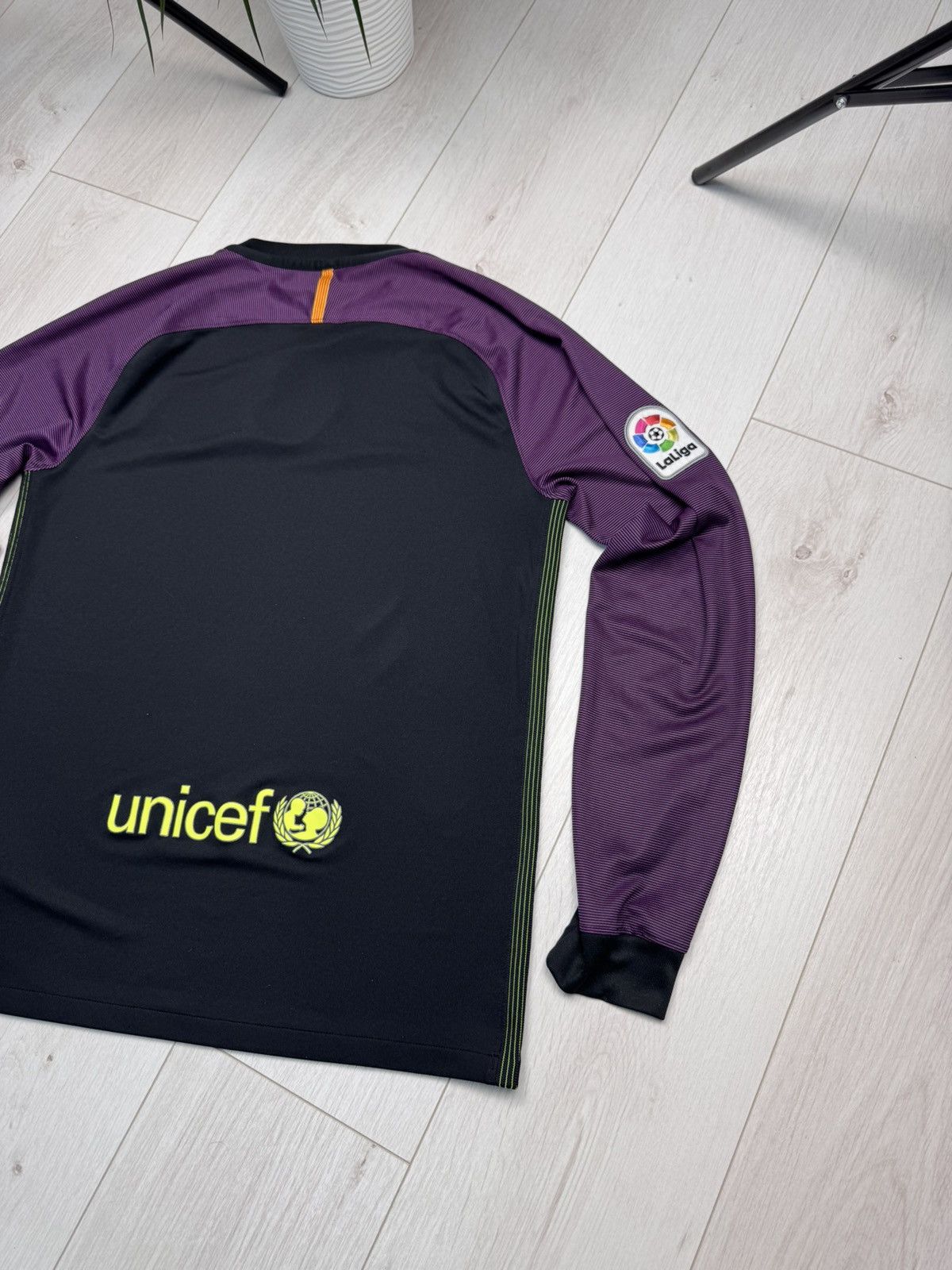 Other FC BARCELONA 2016-17 GOALKEEPER NIKE FOOTBALL SOCCER JERSEY Size US M / EU 48-50 / 2 - 16 Thumbnail