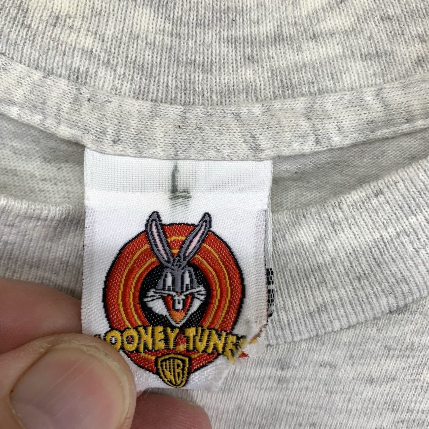 Vintage VINTAGE Looney Tunes T-Shirt Graphic Print 1997 Bugs Bunny Michael Jordan Gray L Men Crew Neck Short Sleeve Size US L / EU 52-54 / 3 - 6 Thumbnail