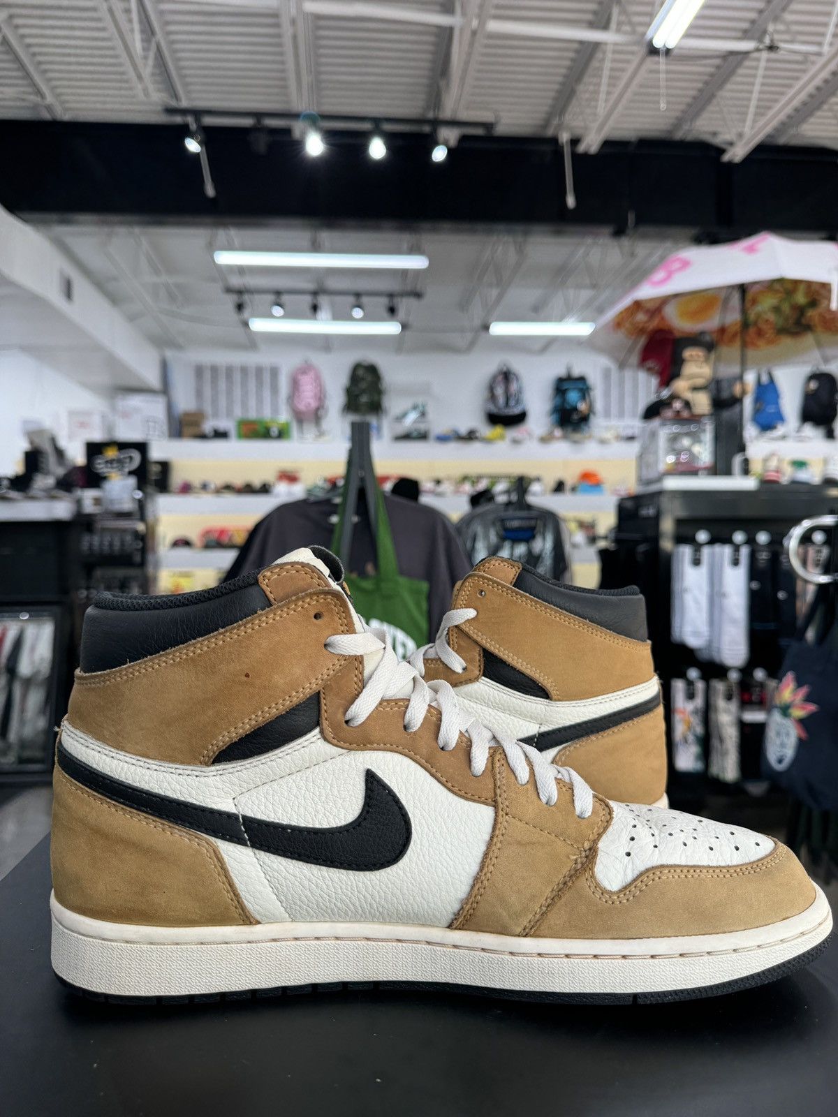 Jordan Brand × Nike Nike Air Jordan 1 ROTY “Rookie Of The Year” size 13 (2018) Size US 13 / EU 46 - 3 Thumbnail