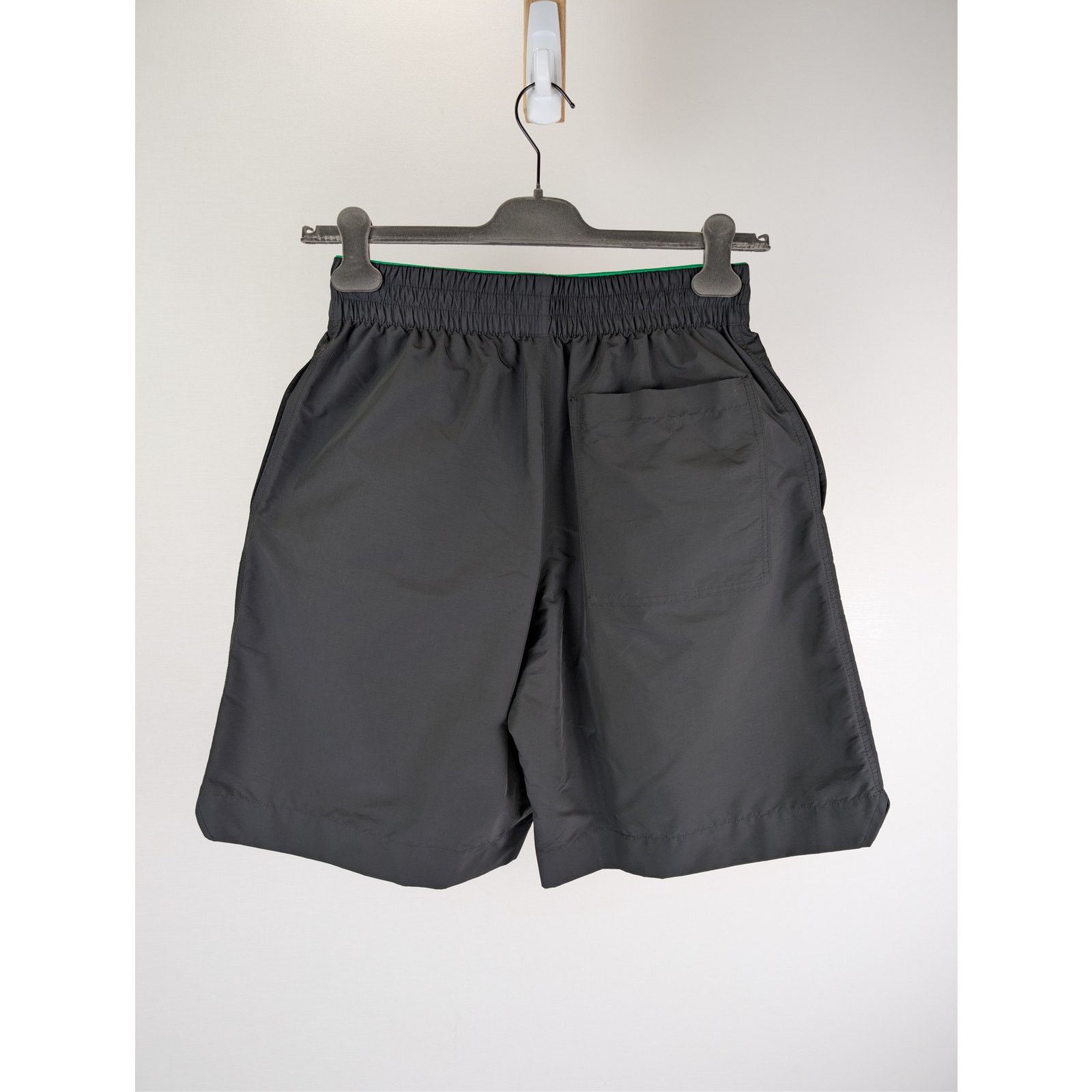 Bottega Veneta o1rshd1 Lightweight Technical Nylon Shorts in Black Size US 30 / EU 46 - 11 Thumbnail
