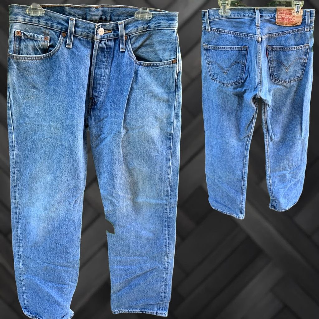 Levi's VINTAGE Levi's 501 Jeans Button Fly Regular Size 33 Men Blue Denim 5-Pocket 31.75 Inseam 33.5 W 32 Measures 31.75 retro 90s Mens Size US 33 - 1 Thumbnail