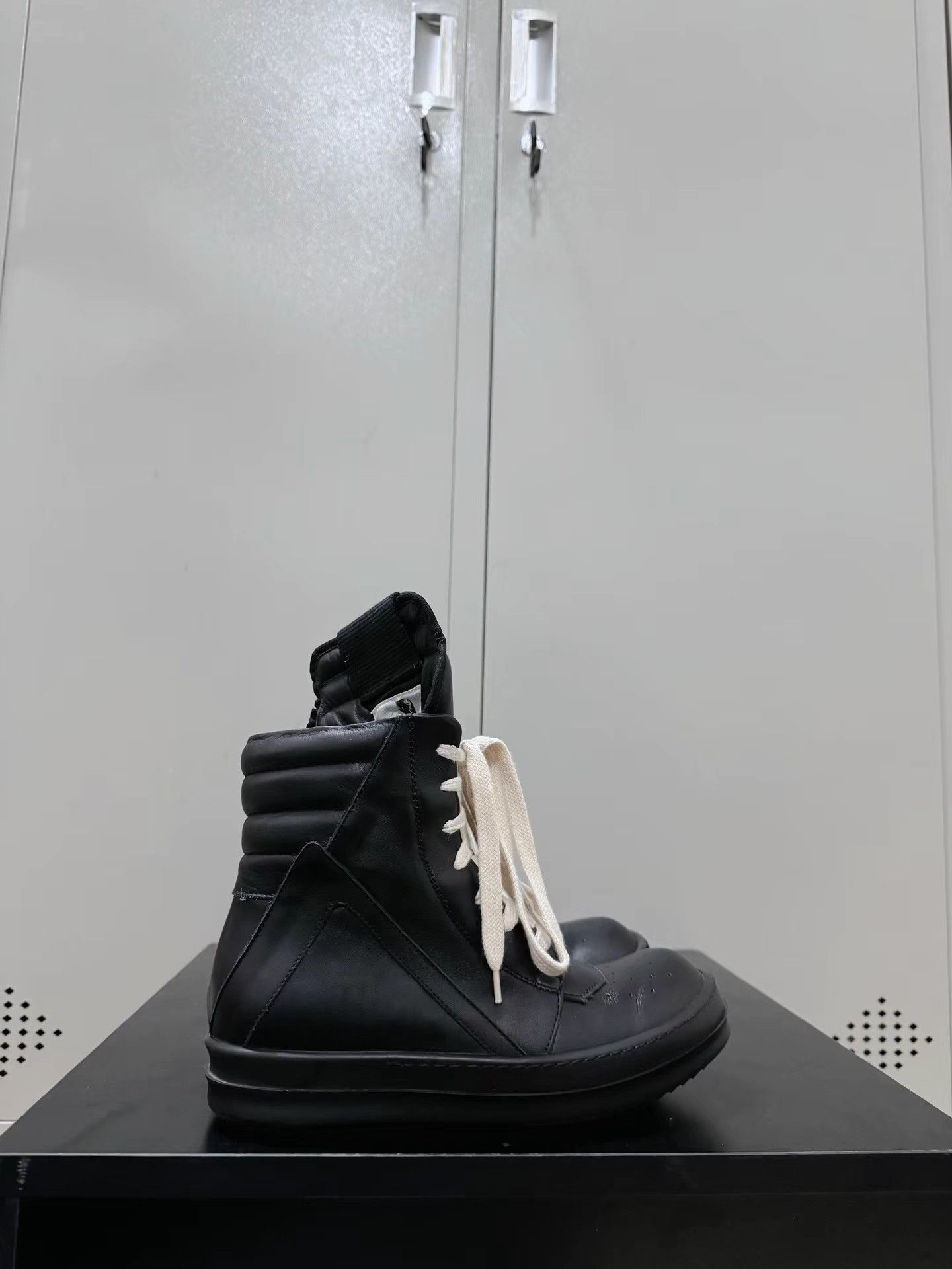 Rick Owens Rick Owens black "Reverse Triangle" sneakers Size US 5 / IT 35 - 8 Thumbnail