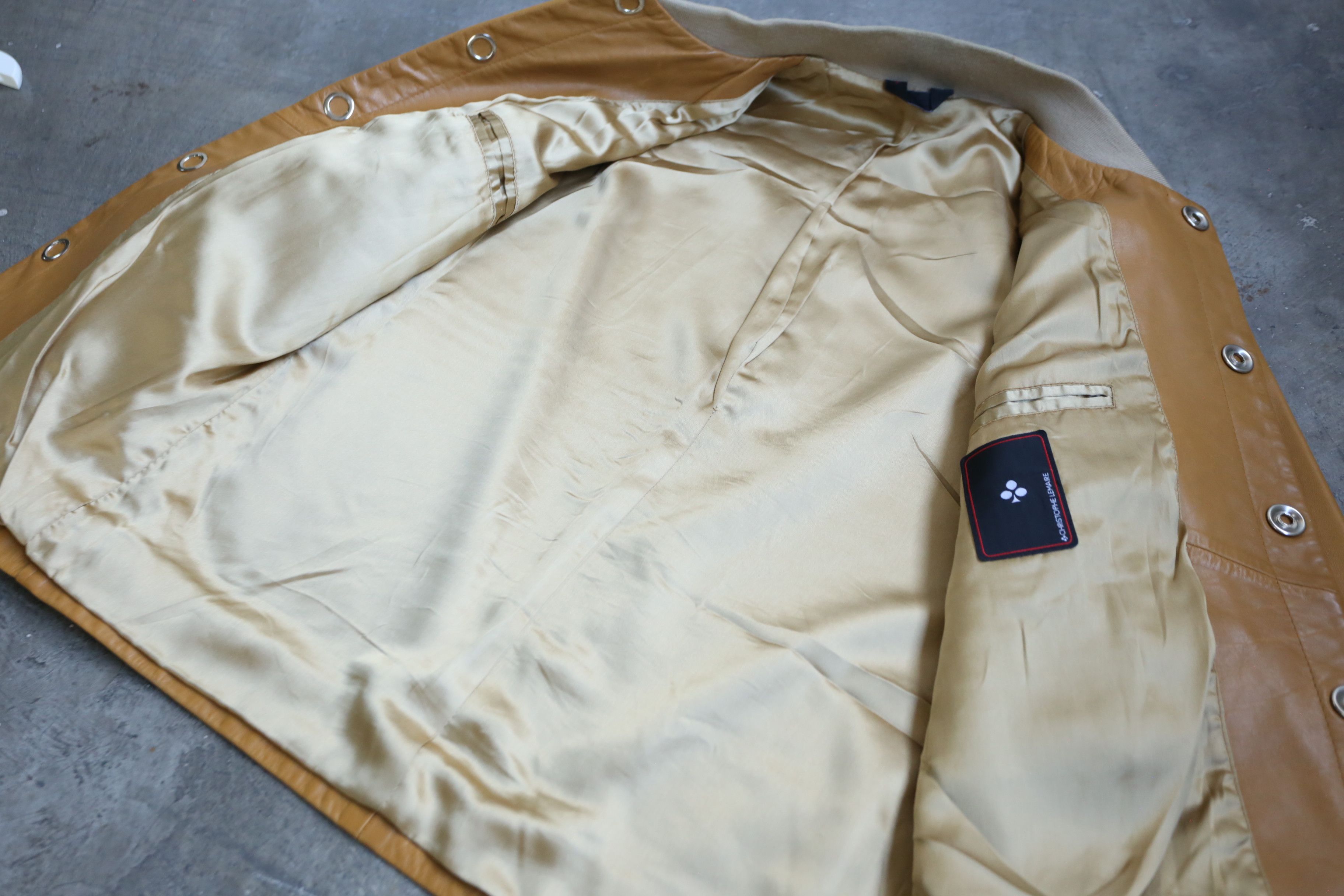 Christophe Lemaire Christophe Lemaire - F/W 01-02 - Leather Bomber Size US L / EU 52-54 / 3 - 7 Thumbnail
