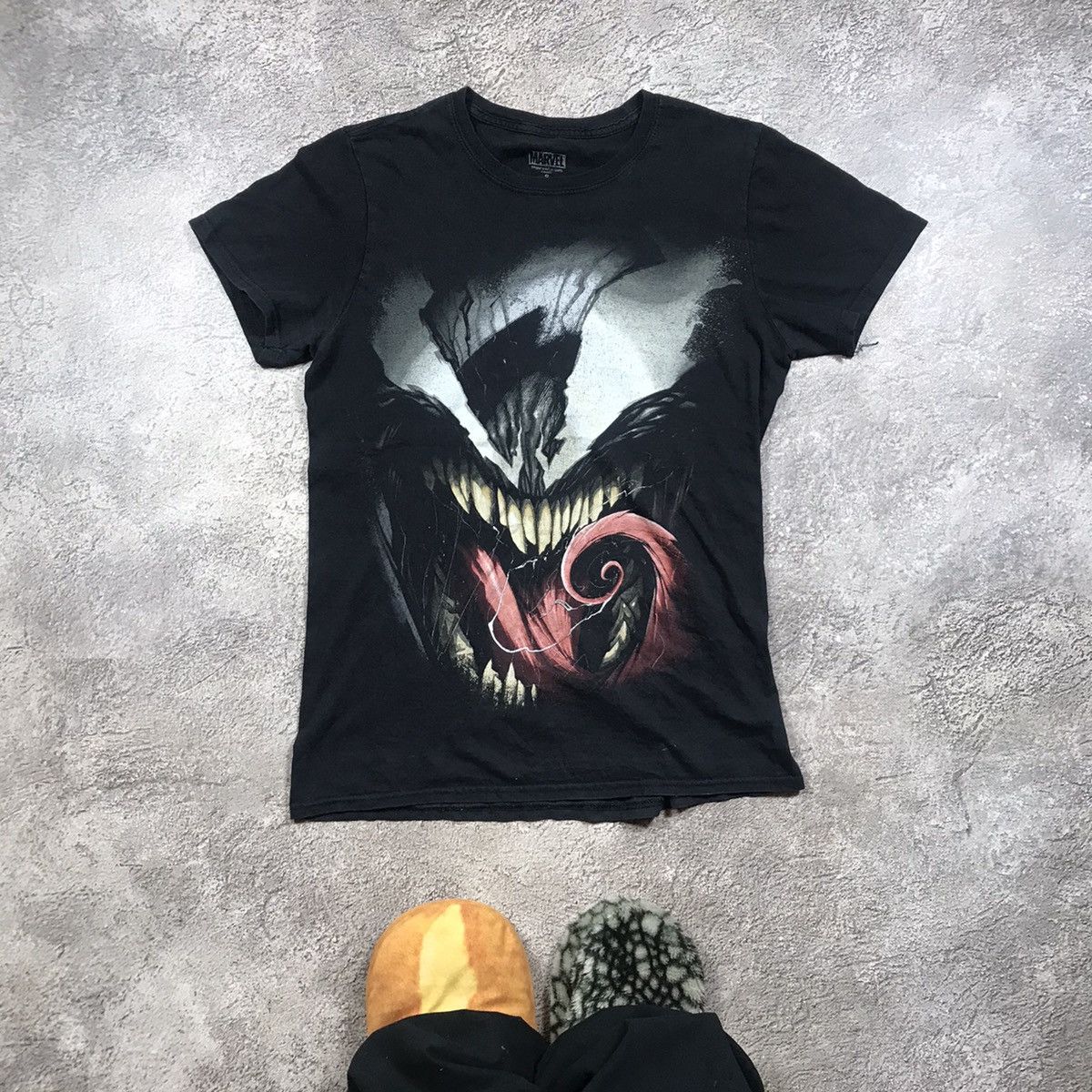Vintage Vintage 90s Venom Graphic Tee Dark Academia Grunge Boxy S Size US S / EU 44-46 / 1 - 1 Thumbnail