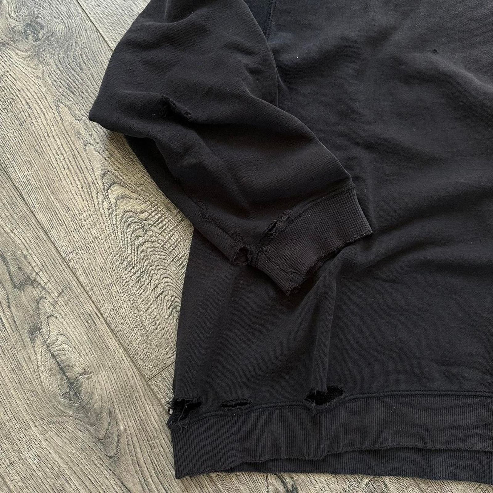 Vintage Vintage 00s Black Cotton Faded Thrashed Crewneck Sweatshirt Size US XL / EU 56 / 4 - 3 Thumbnail