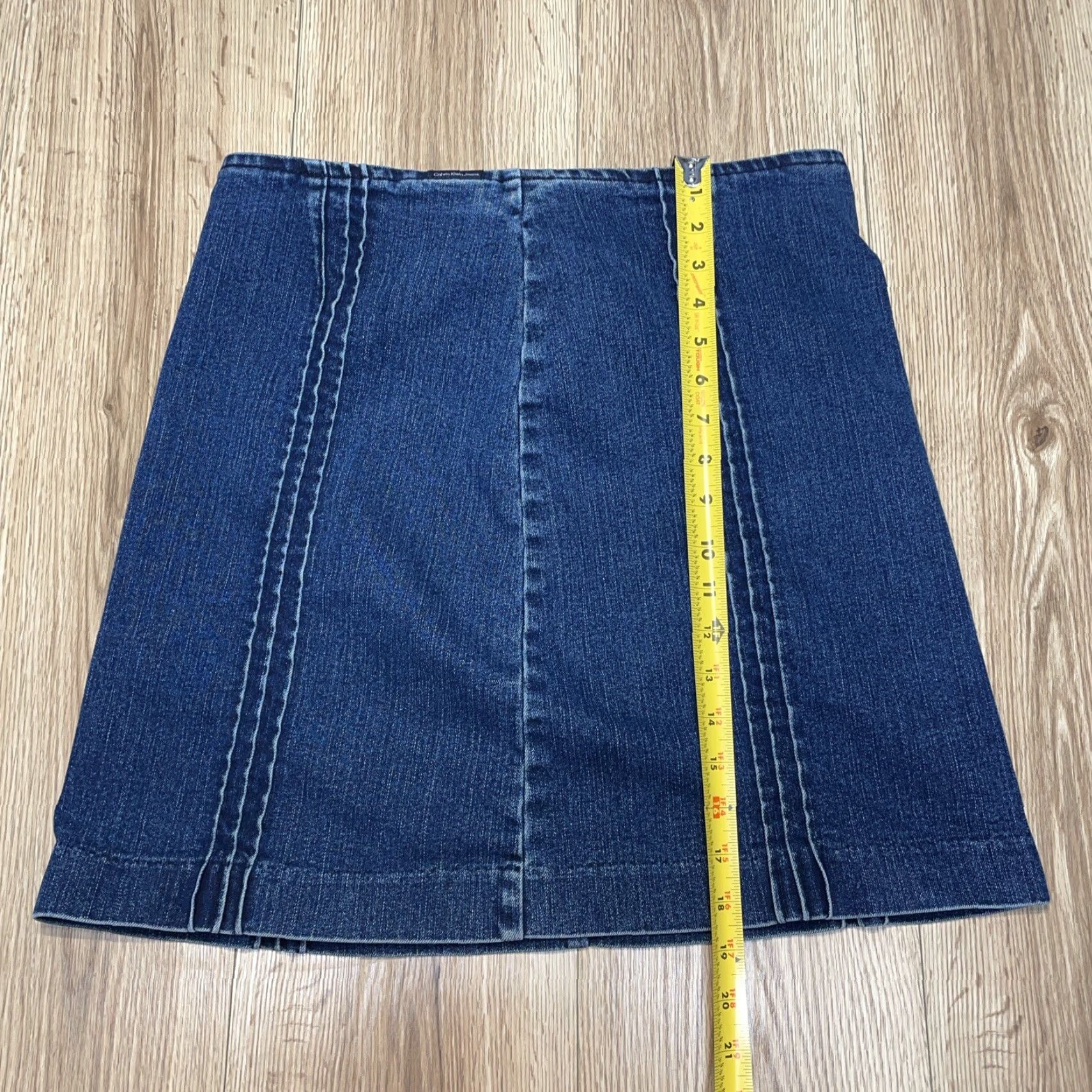Calvin Klein VINTAGE Calvin Klein Women's Denim Skirt Size 8 A-Line Short Stretch Blue Size 30" / US 8 / IT 44 - 3 Thumbnail