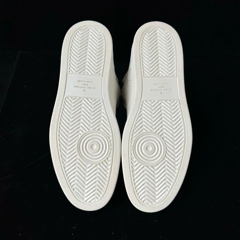 Louis Vuitton Louis Vuitton Pure white high-top board shoes Size US 9.5 / EU 42-43 - 7 Thumbnail