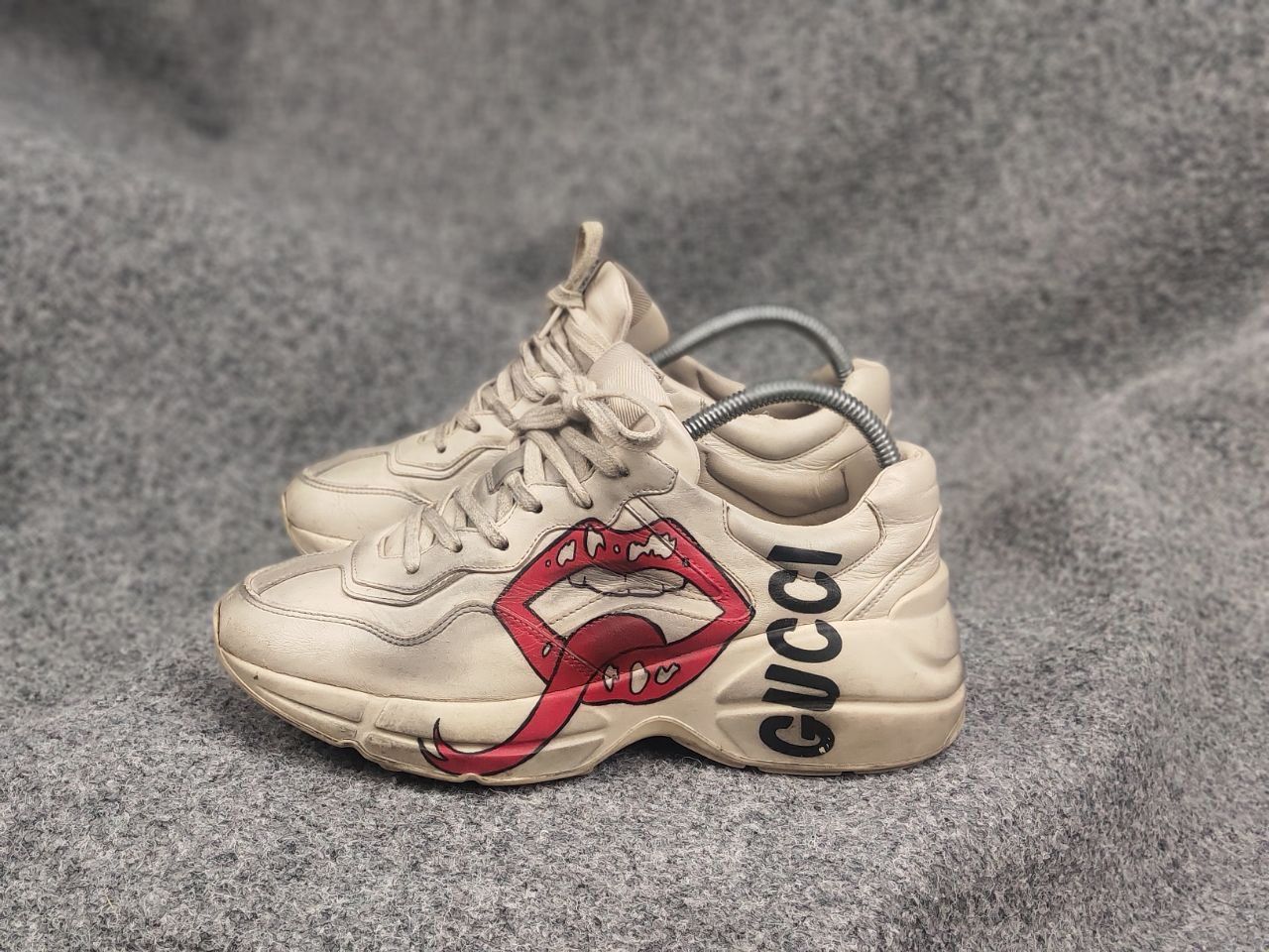 Gucci Gucci Authentic Cream Leather Mouth Print Rhyton Sneakers Size US 9 / IT 39 - 12 Thumbnail