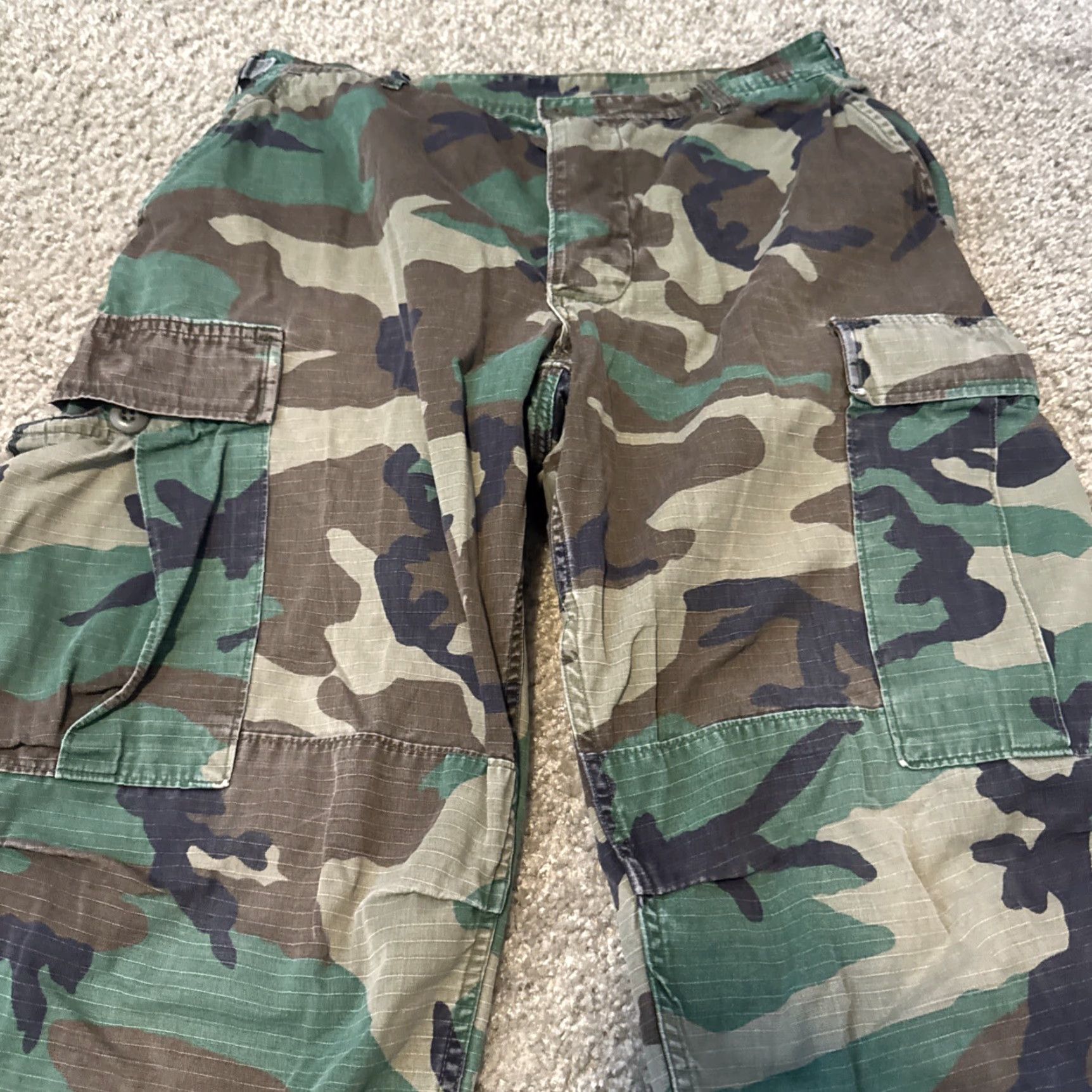 AMO VINTAGE Military Camo Button Fly Army Green Camouflage Pants Mens Regular Cargo 28 Inseam Medium Short Green Camouflage Pattern 32x28" Size US 31 - 4 Thumbnail