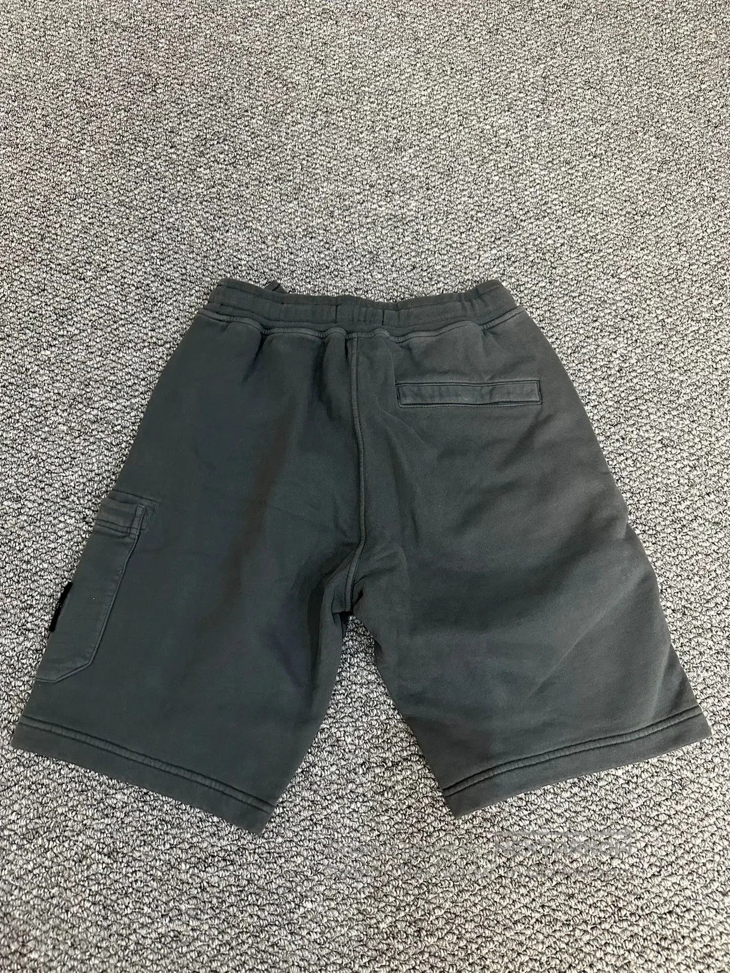 Stone Island stone island summer shorts in dark gray. Size US 44 / EU 60 - 3 Thumbnail